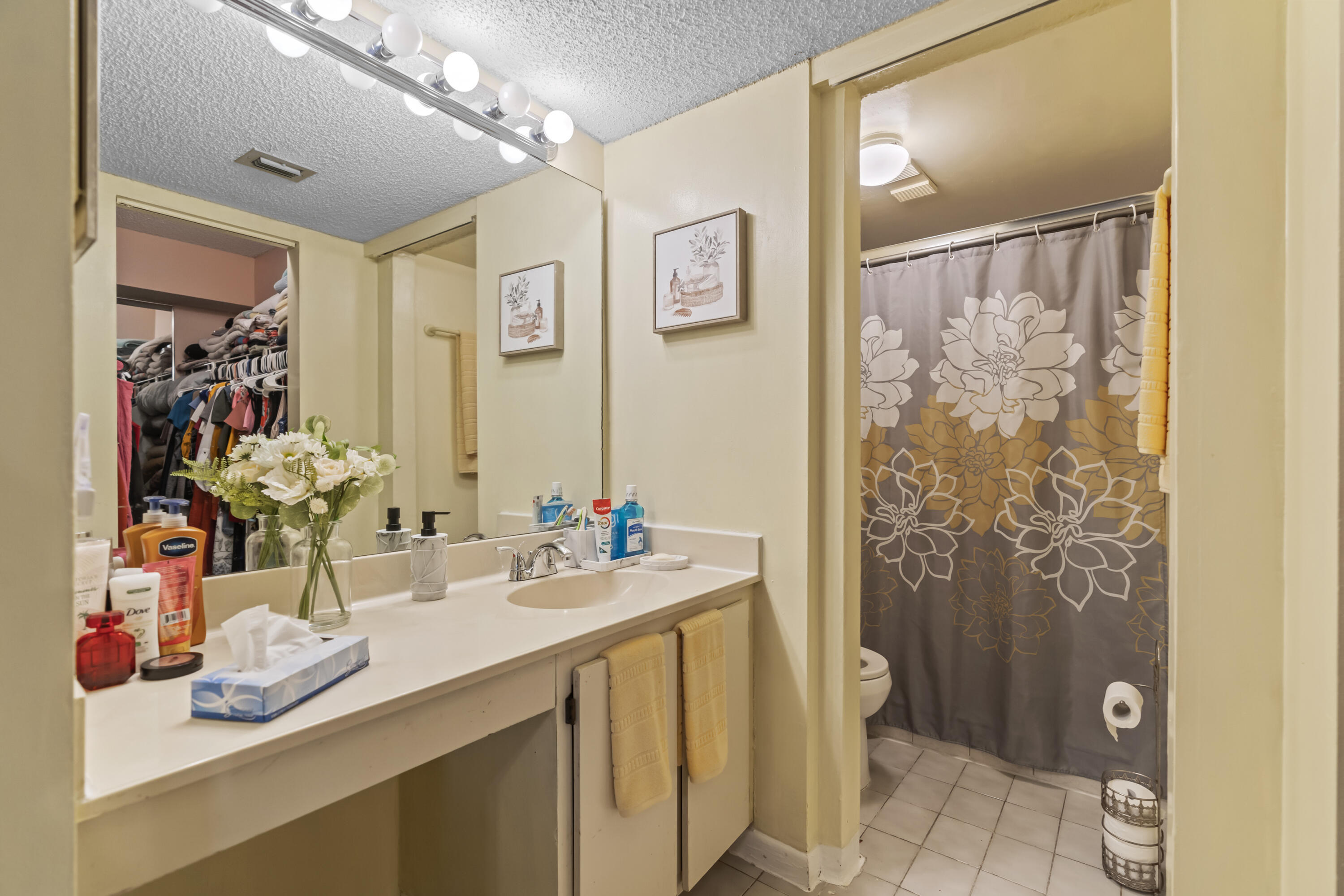 3100 NW 46th #107, Oakland Park FL 33309