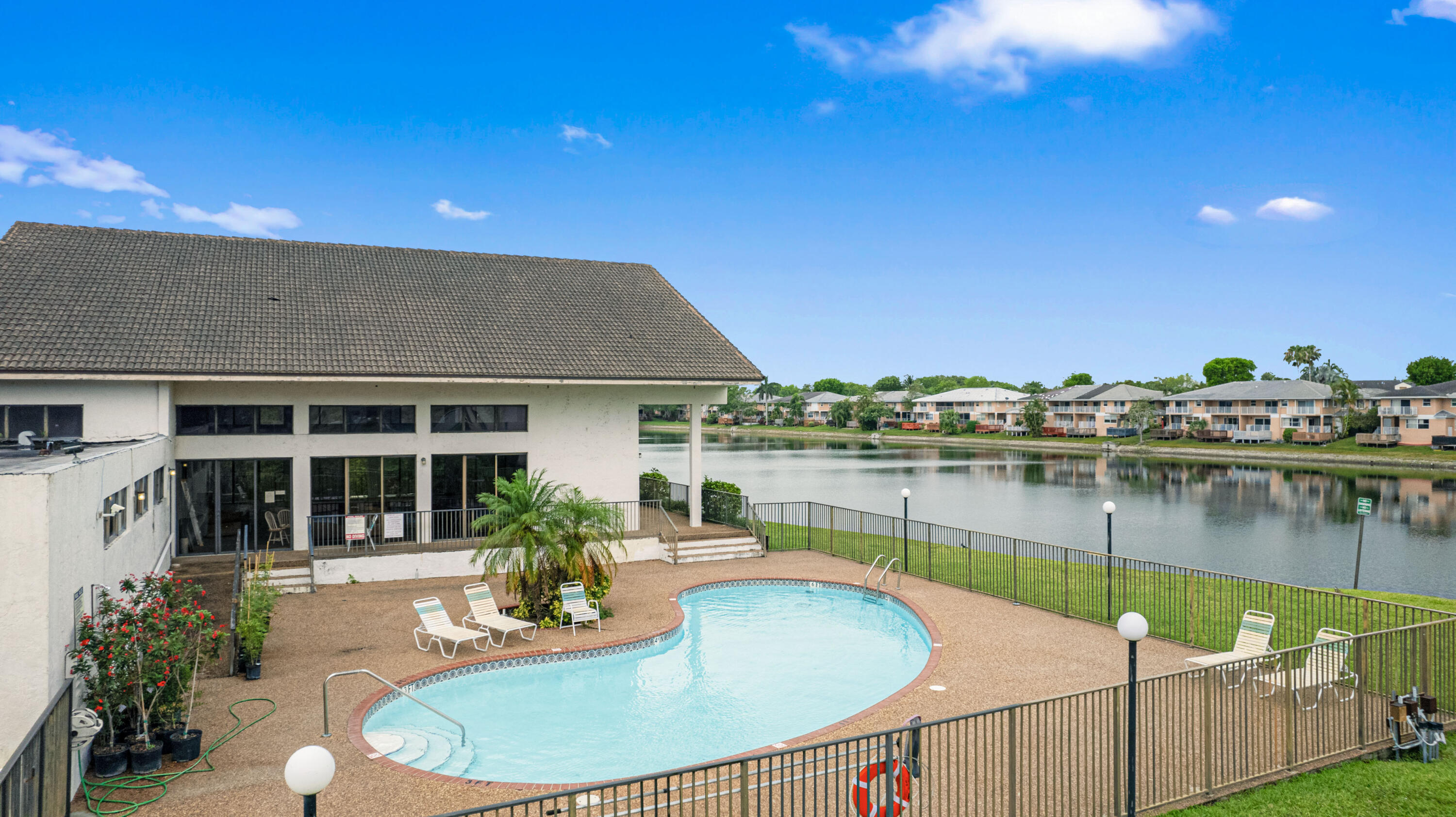 3100 NW 46th #107, Oakland Park FL 33309