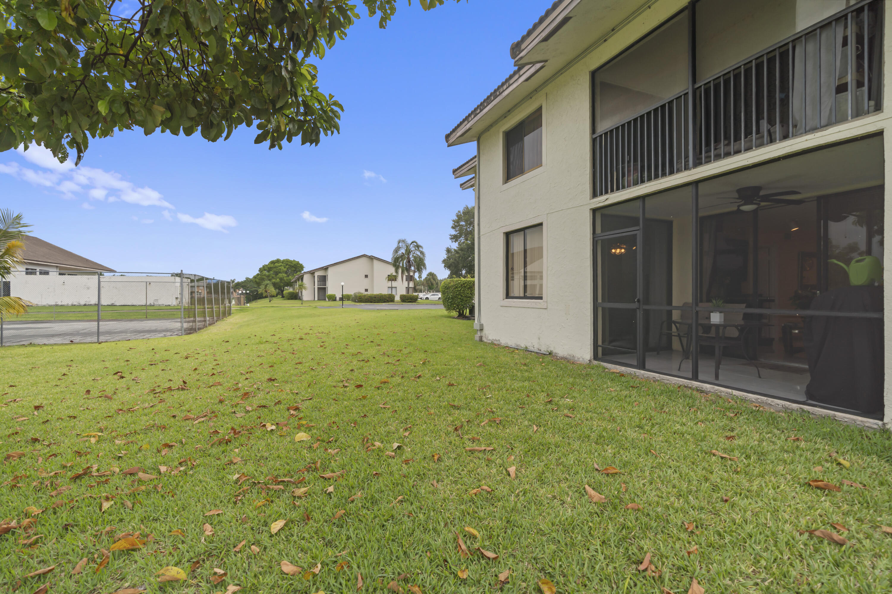 3100 NW 46th #107, Oakland Park FL 33309