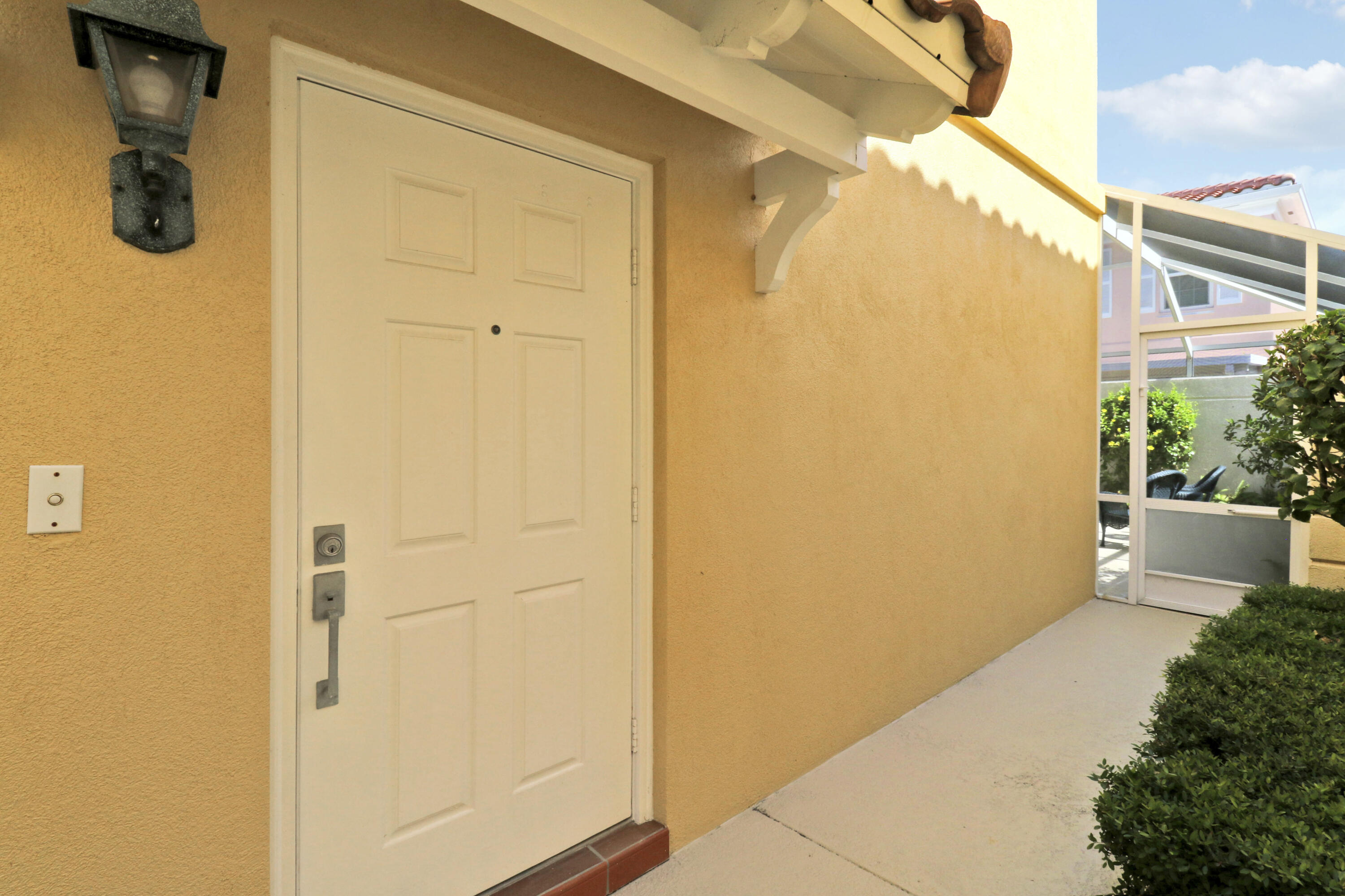 77 Laurel Oaks, Tequesta FL 33469