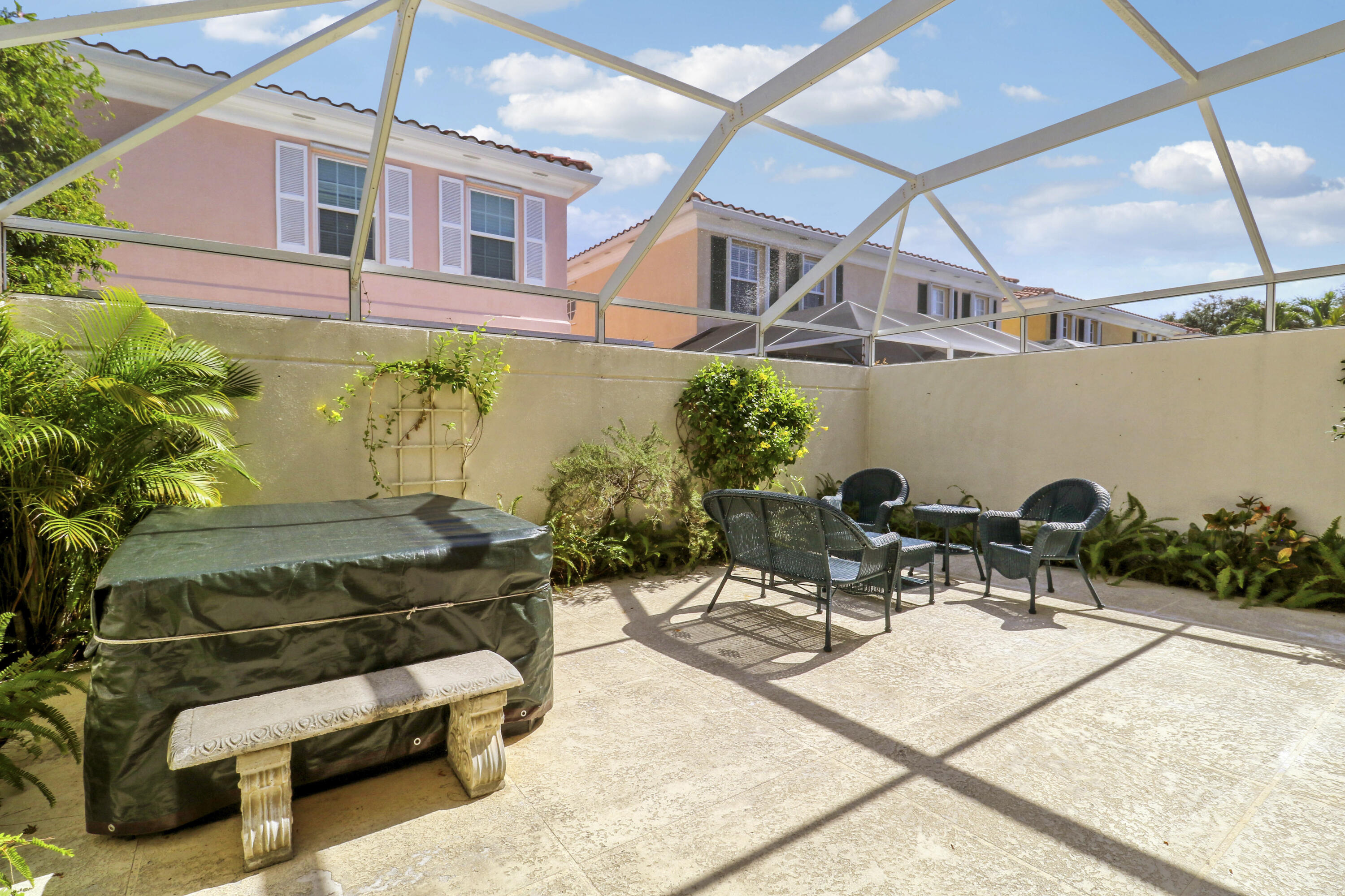 77 Laurel Oaks, Tequesta FL 33469
