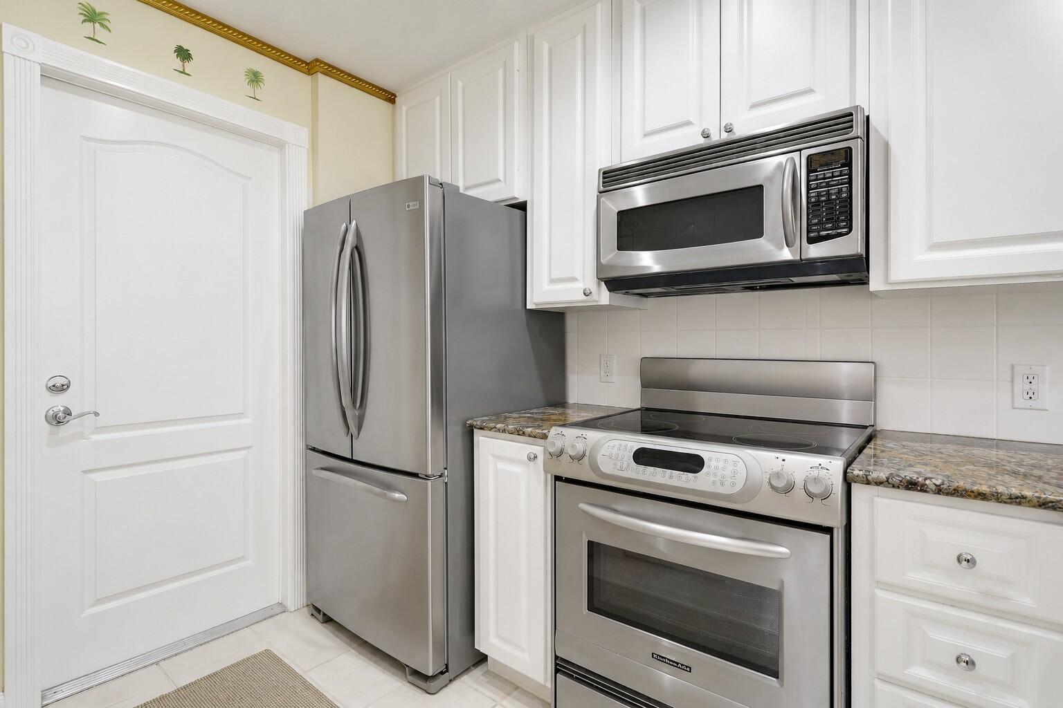 77 Laurel Oaks, Tequesta FL 33469