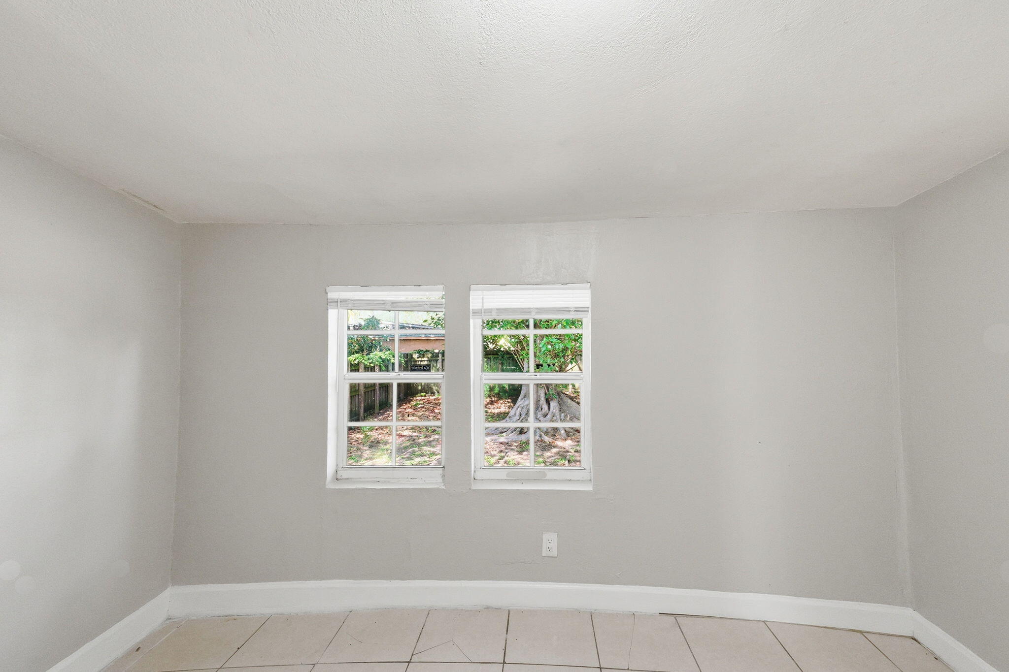 7604 NW 3rd, Miami FL 33150