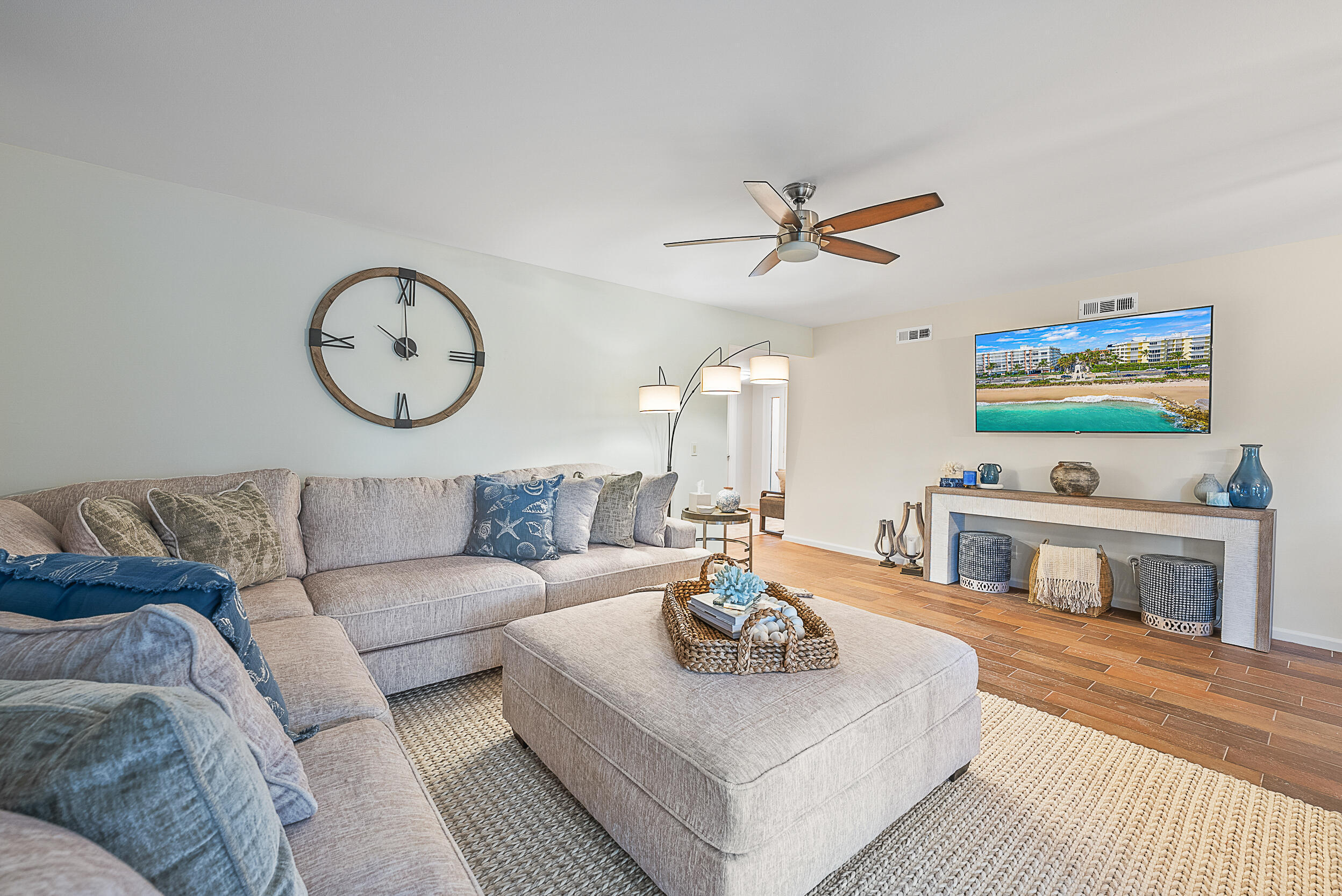 16695 Traders #118, Jupiter FL 33477