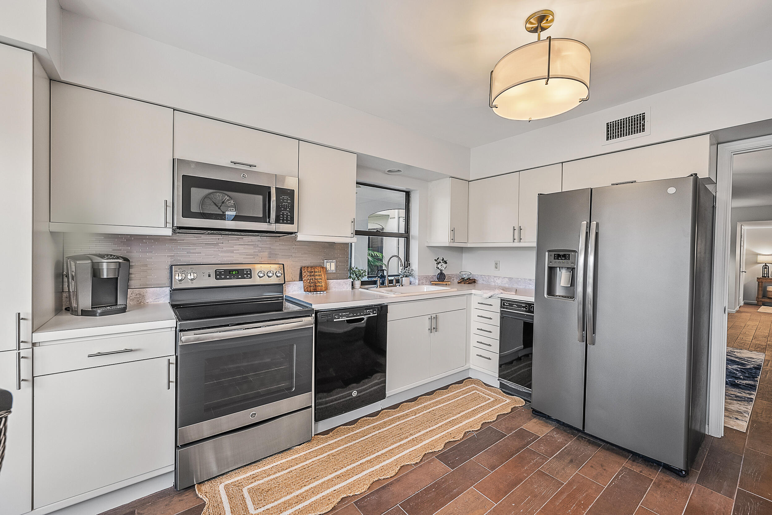 16695 Traders #118, Jupiter FL 33477
