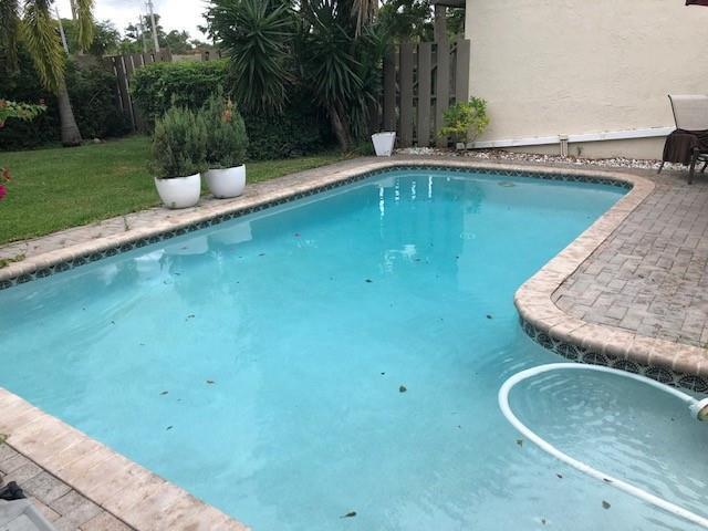 552 E Deer Creek Wildwood Ln, Deerfield Beach FL 33442