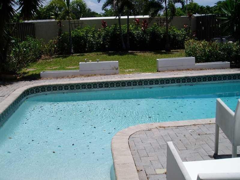 552 E Deer Creek Wildwood Ln, Deerfield Beach FL 33442