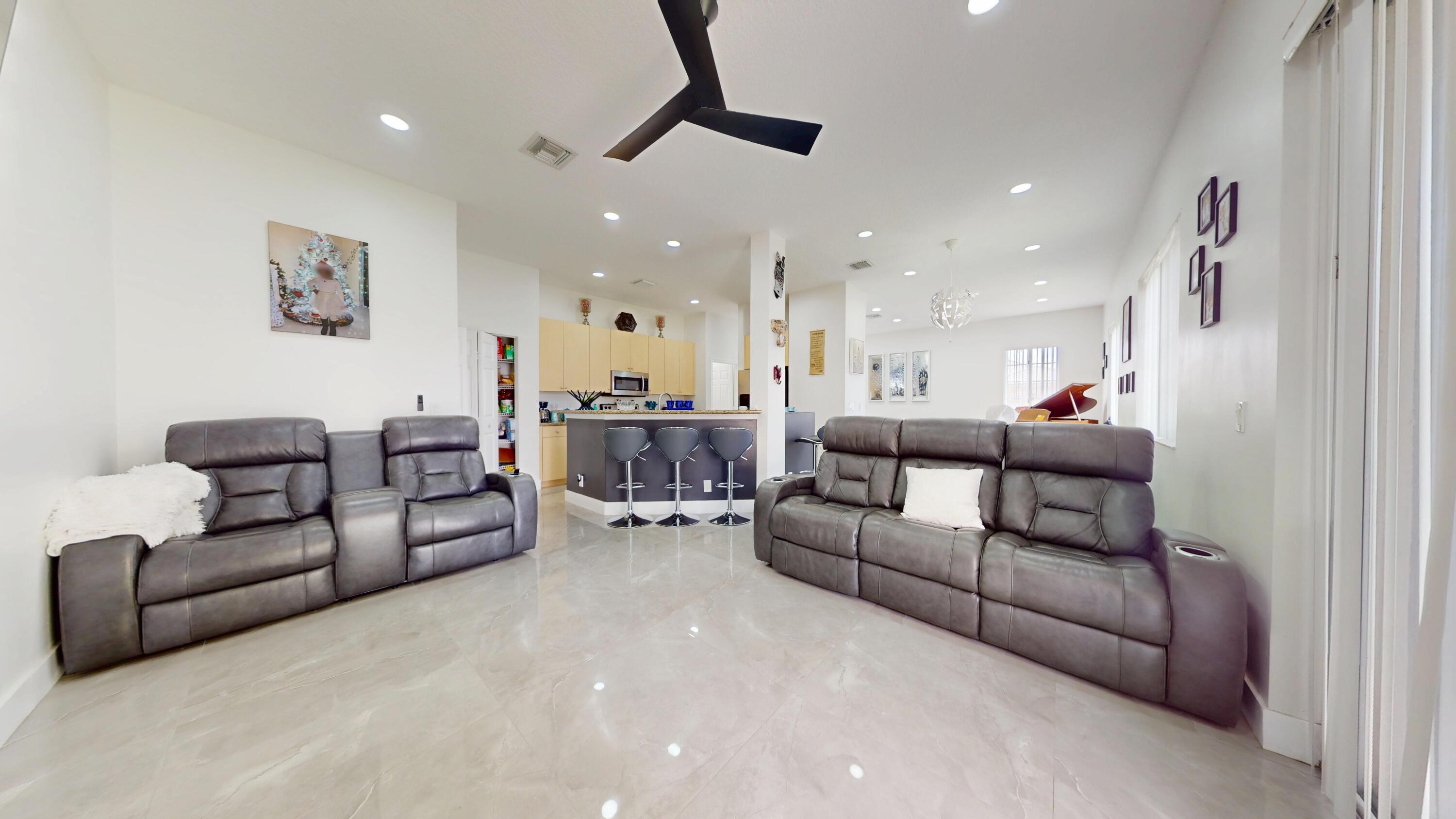 8586 White Cay, West Palm Beach FL 33411