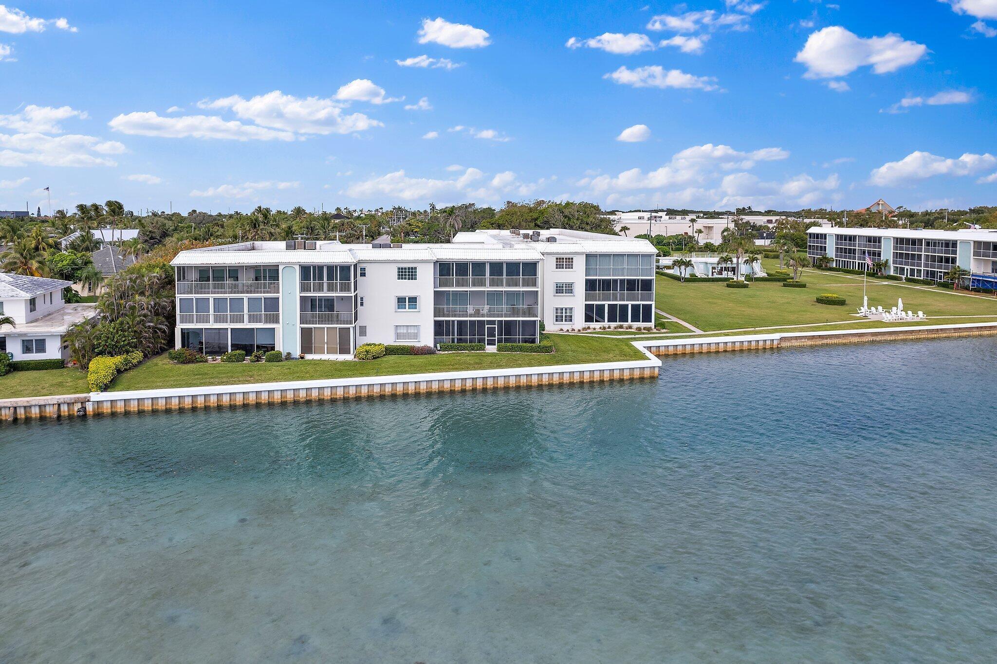 100 Waterway #E305, Tequesta FL 33469