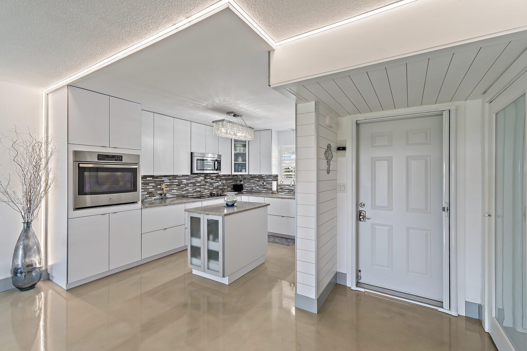 100 Waterway #E305, Tequesta FL 33469