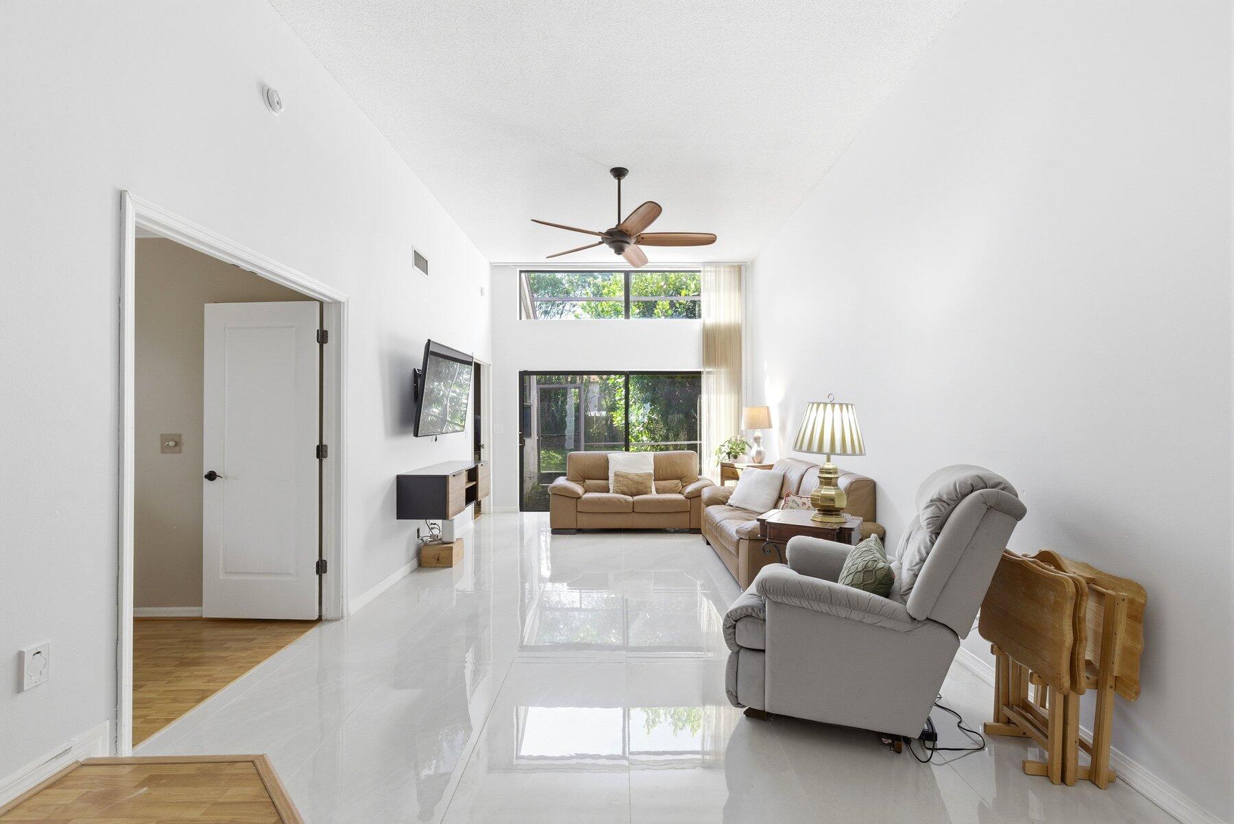 6670 Canary Palm #Unit 16, Boca Raton FL 33433