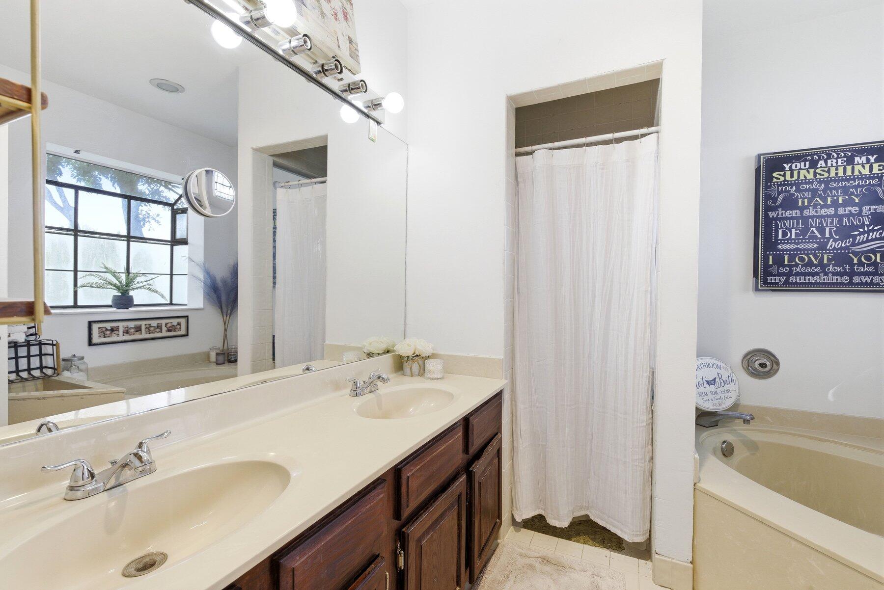 6670 Canary Palm #Unit 16, Boca Raton FL 33433