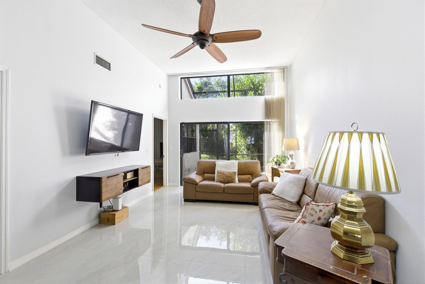 6670 Canary Palm #Unit 16, Boca Raton FL 33433