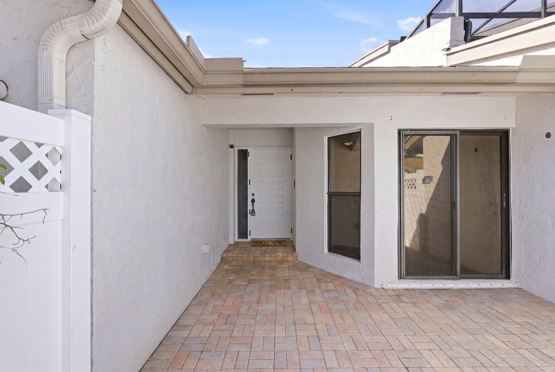 6670 Canary Palm #Unit 16, Boca Raton FL 33433