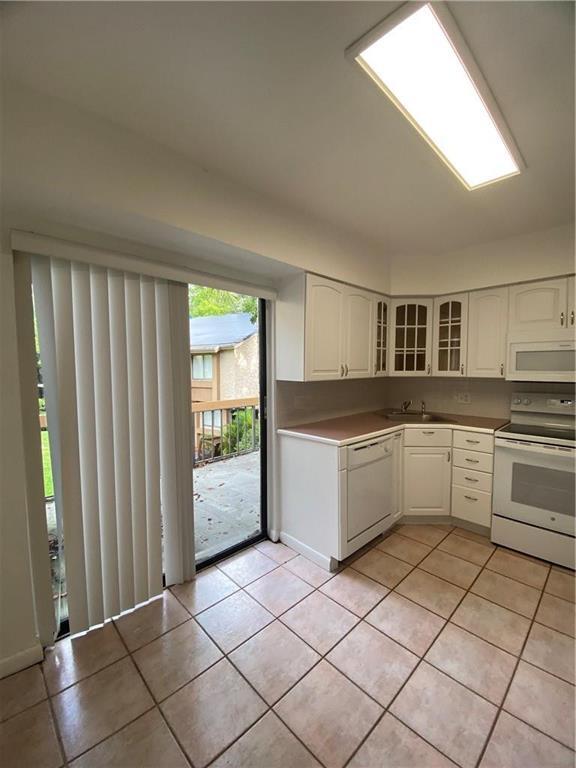 191 Wimbledon Lake, Plantation FL 33324