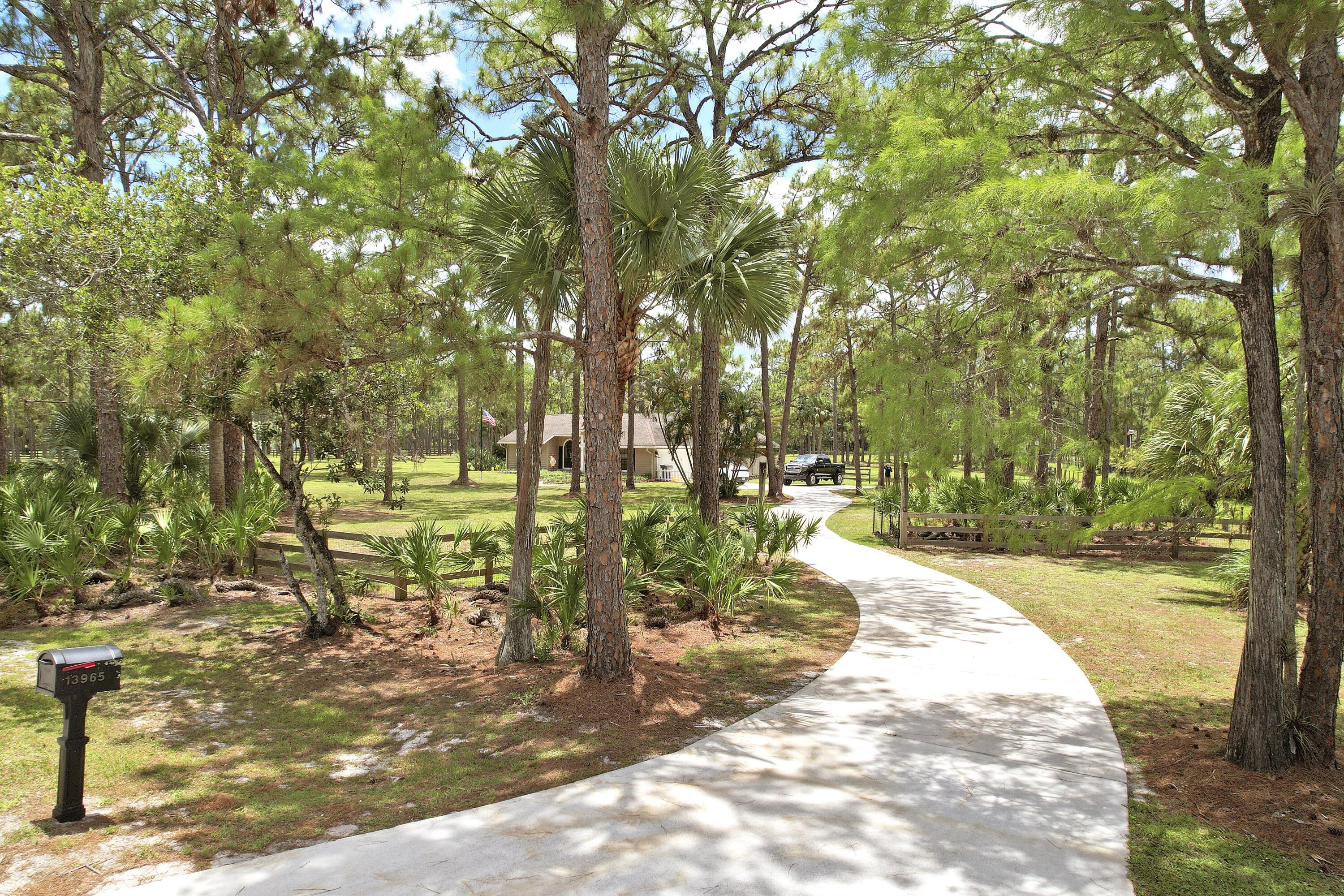 13965 Caloosa, Palm Beach Gardens FL 33418