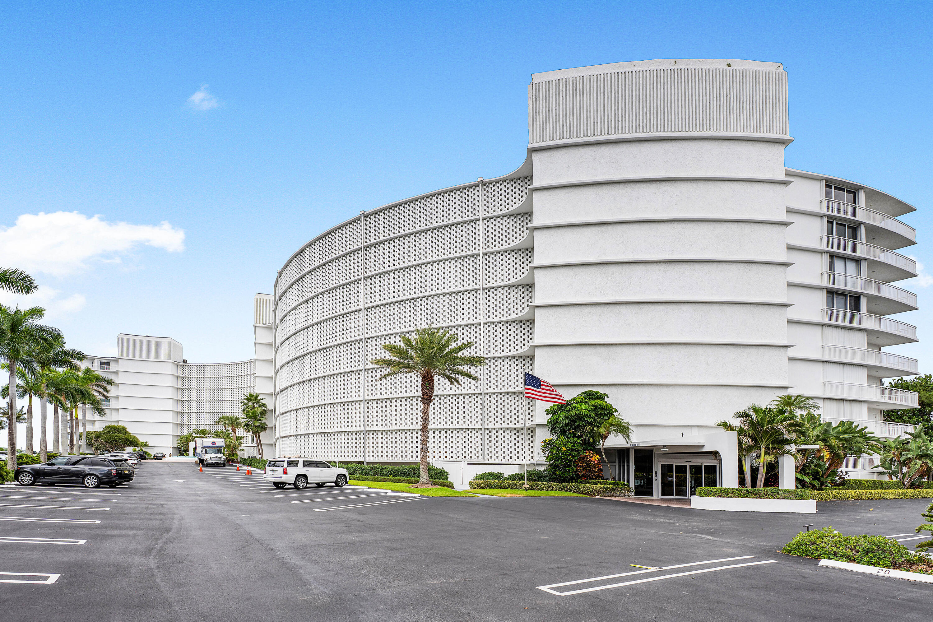 2780 S Ocean #401, Palm Beach FL 33480