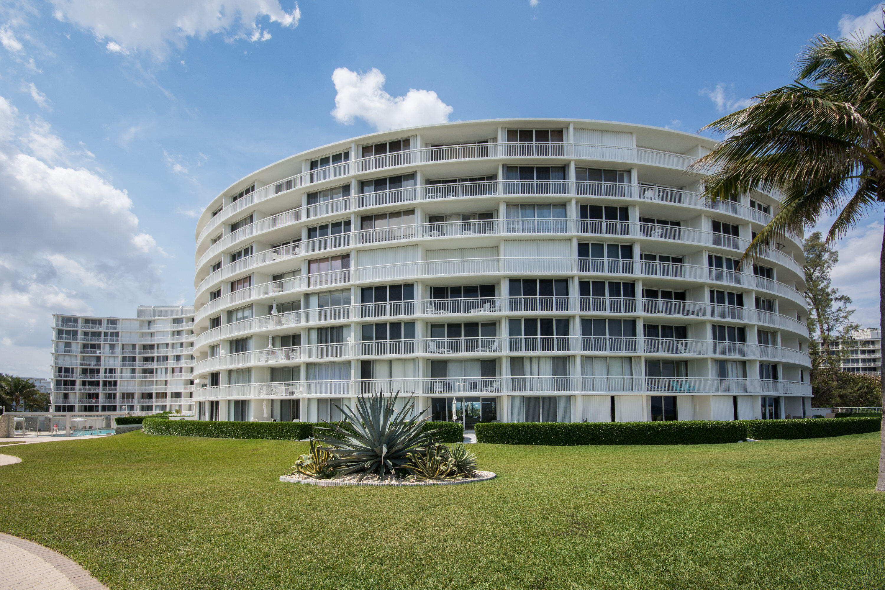 2780 S Ocean #401, Palm Beach FL 33480