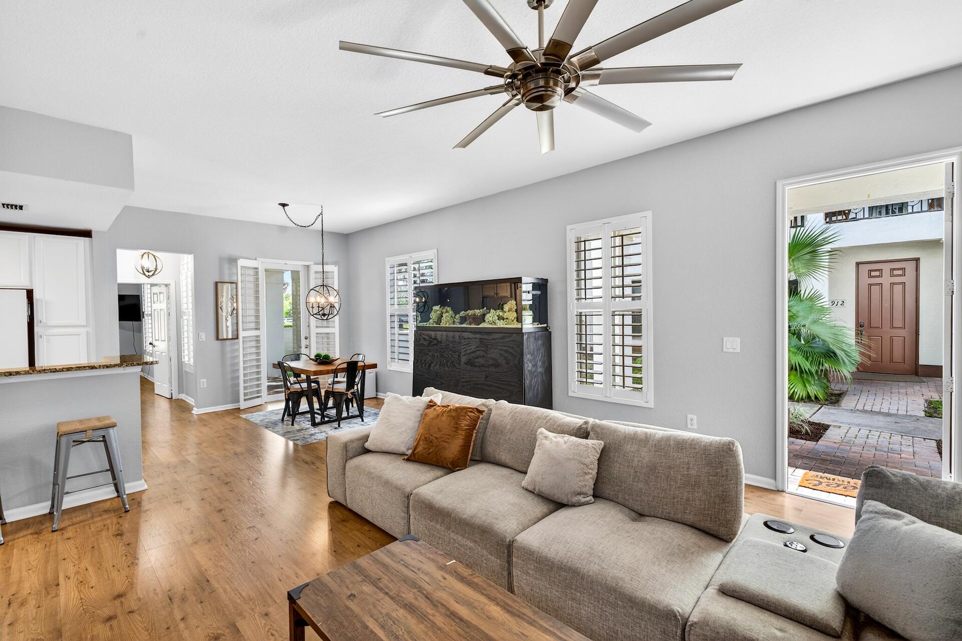 4680 Mimosa #805, Coconut Creek FL 33073