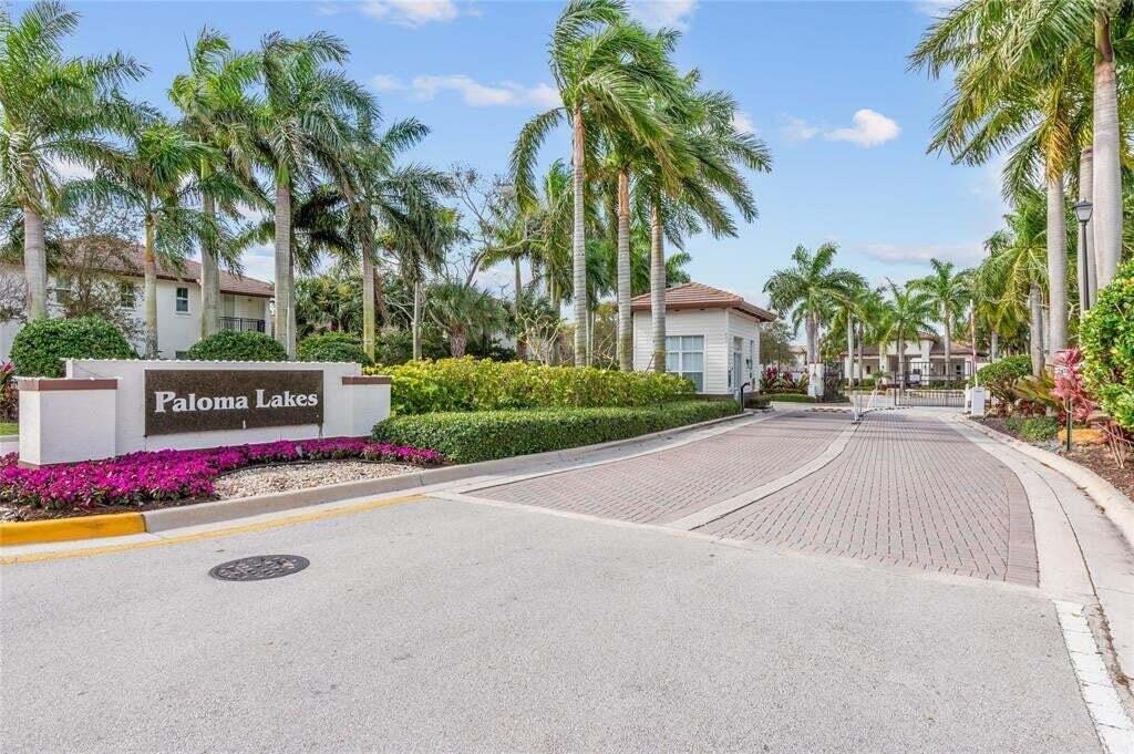 4680 Mimosa #805, Coconut Creek FL 33073