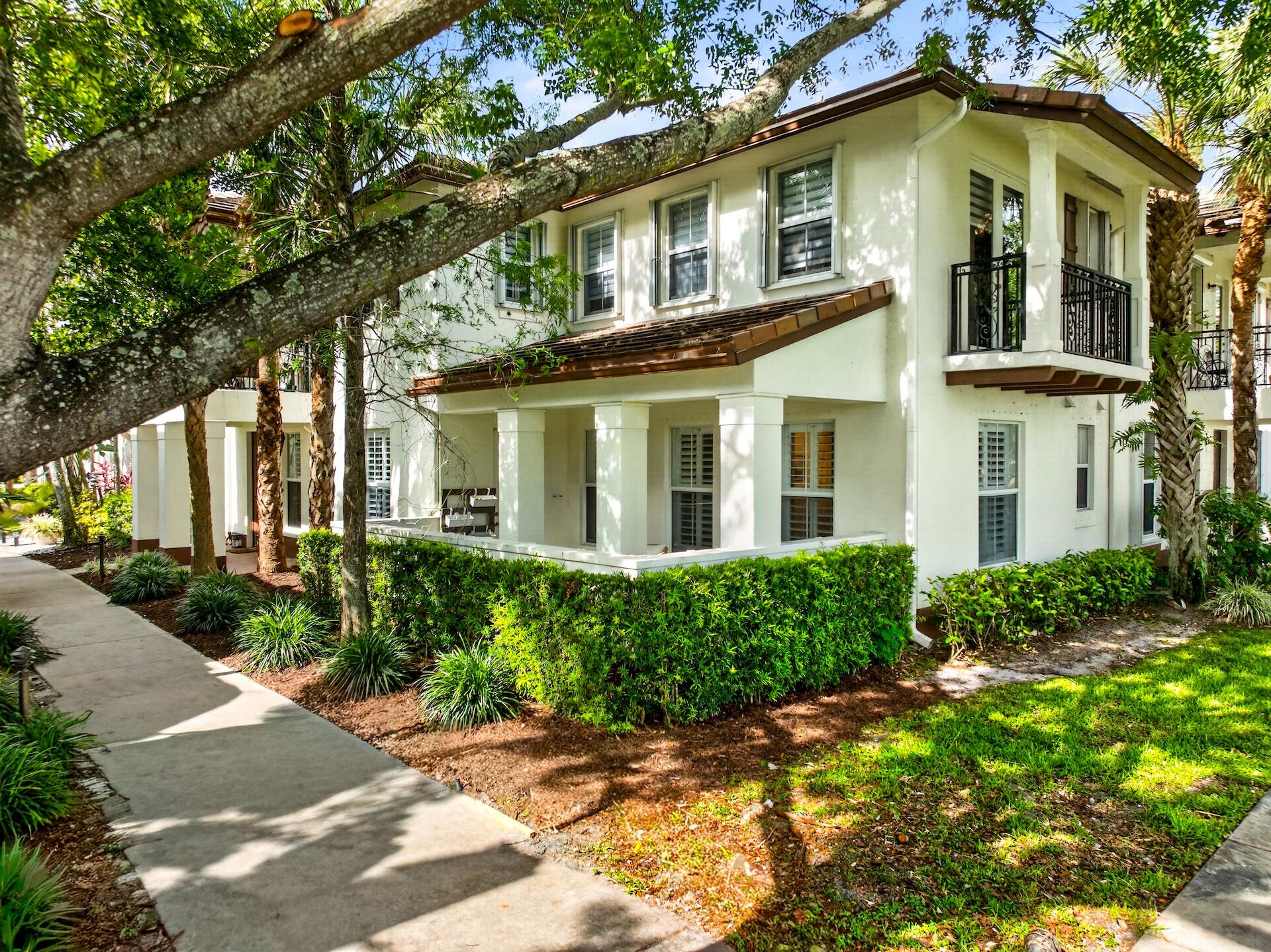 4680 Mimosa #805, Coconut Creek FL 33073