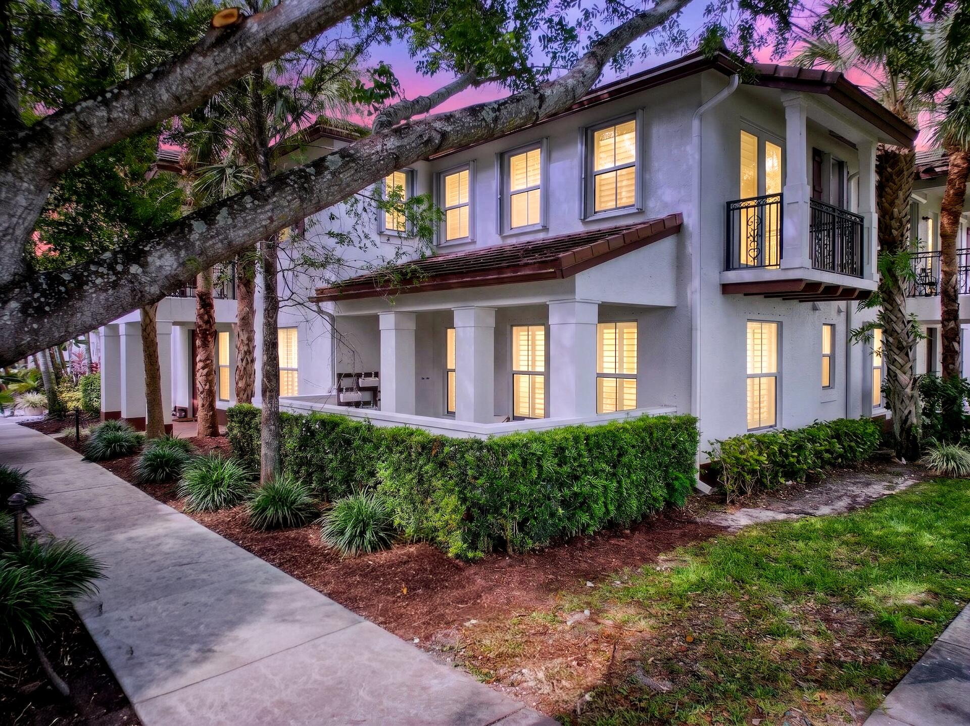 4680 Mimosa #805, Coconut Creek FL 33073