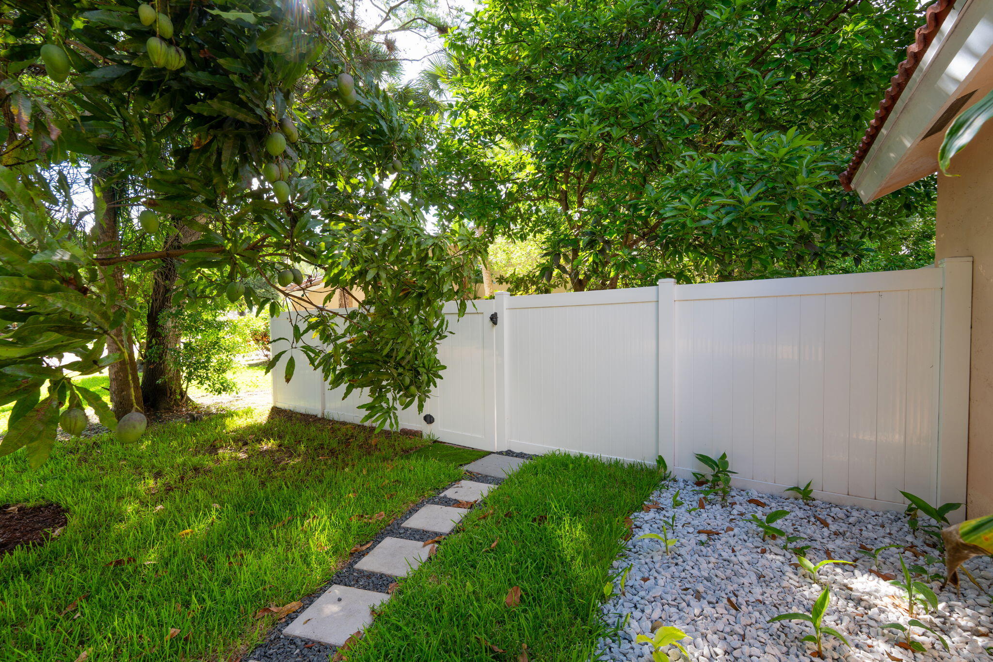 5304 NW 66th, Lauderhill FL 33319