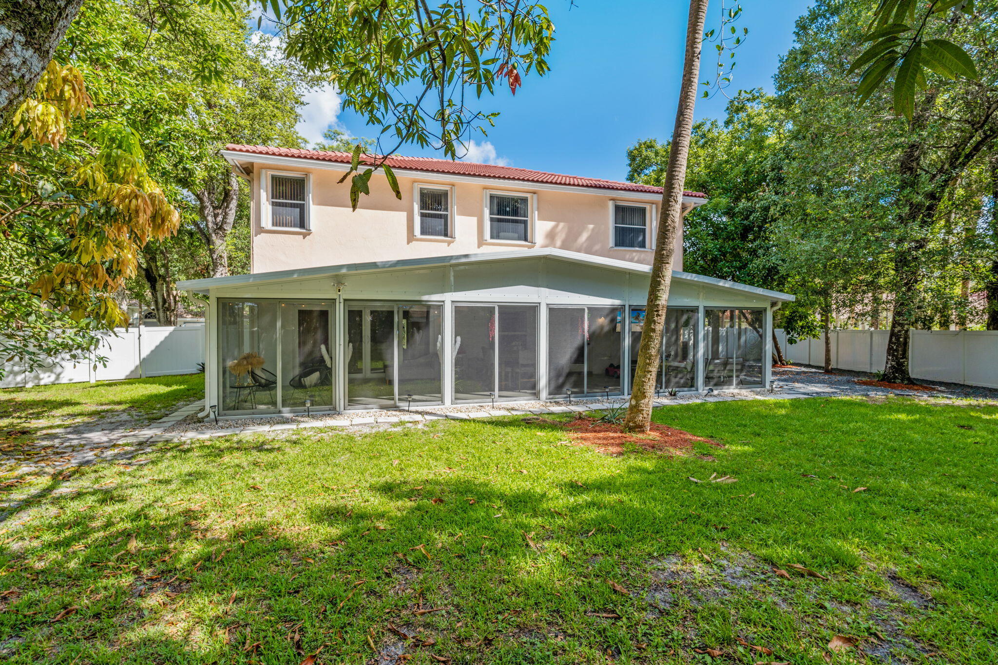 5304 NW 66th, Lauderhill FL 33319