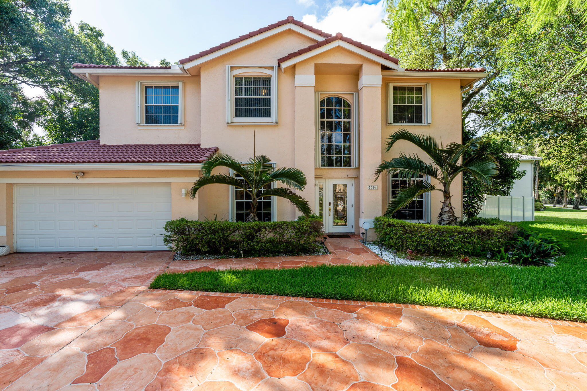 5304 NW 66th, Lauderhill FL 33319