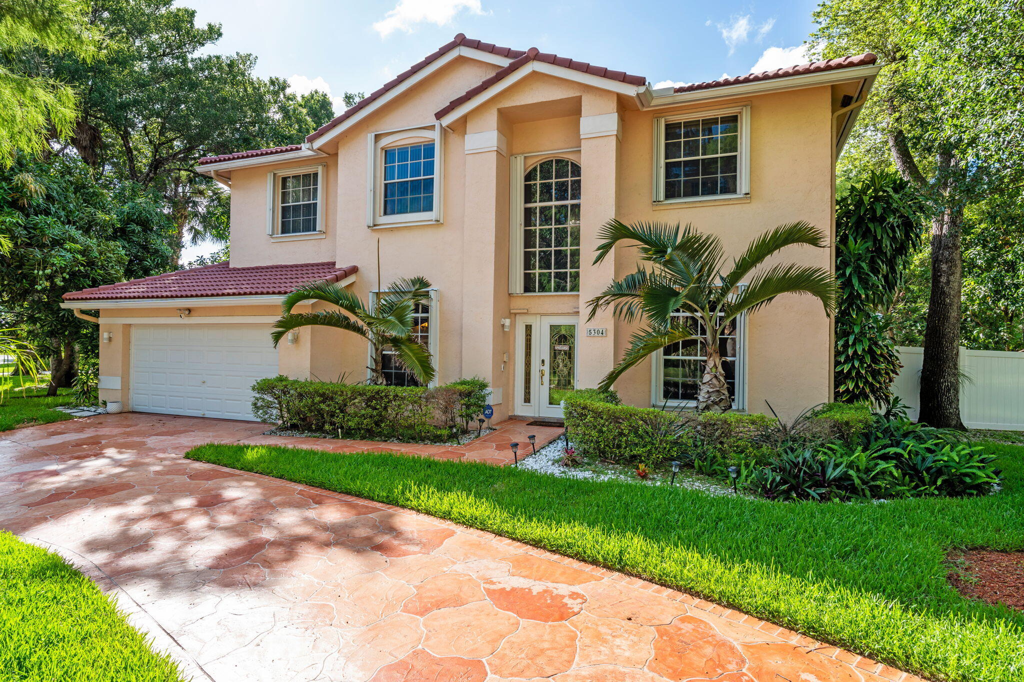 5304 NW 66th, Lauderhill FL 33319