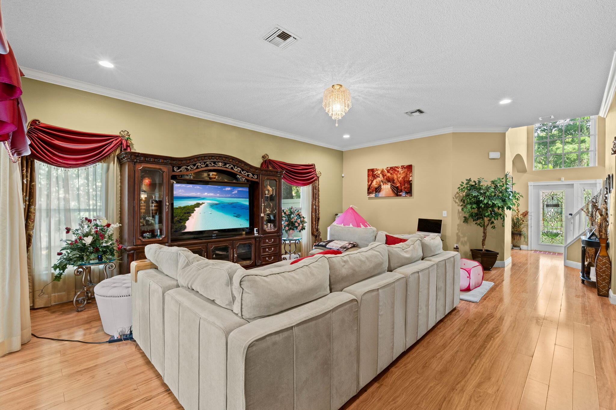 5304 NW 66th, Lauderhill FL 33319
