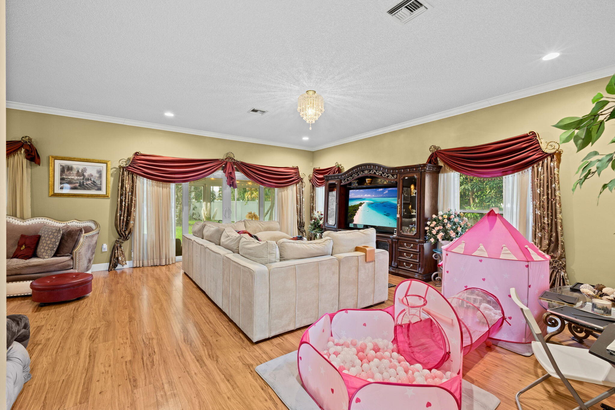 5304 NW 66th, Lauderhill FL 33319