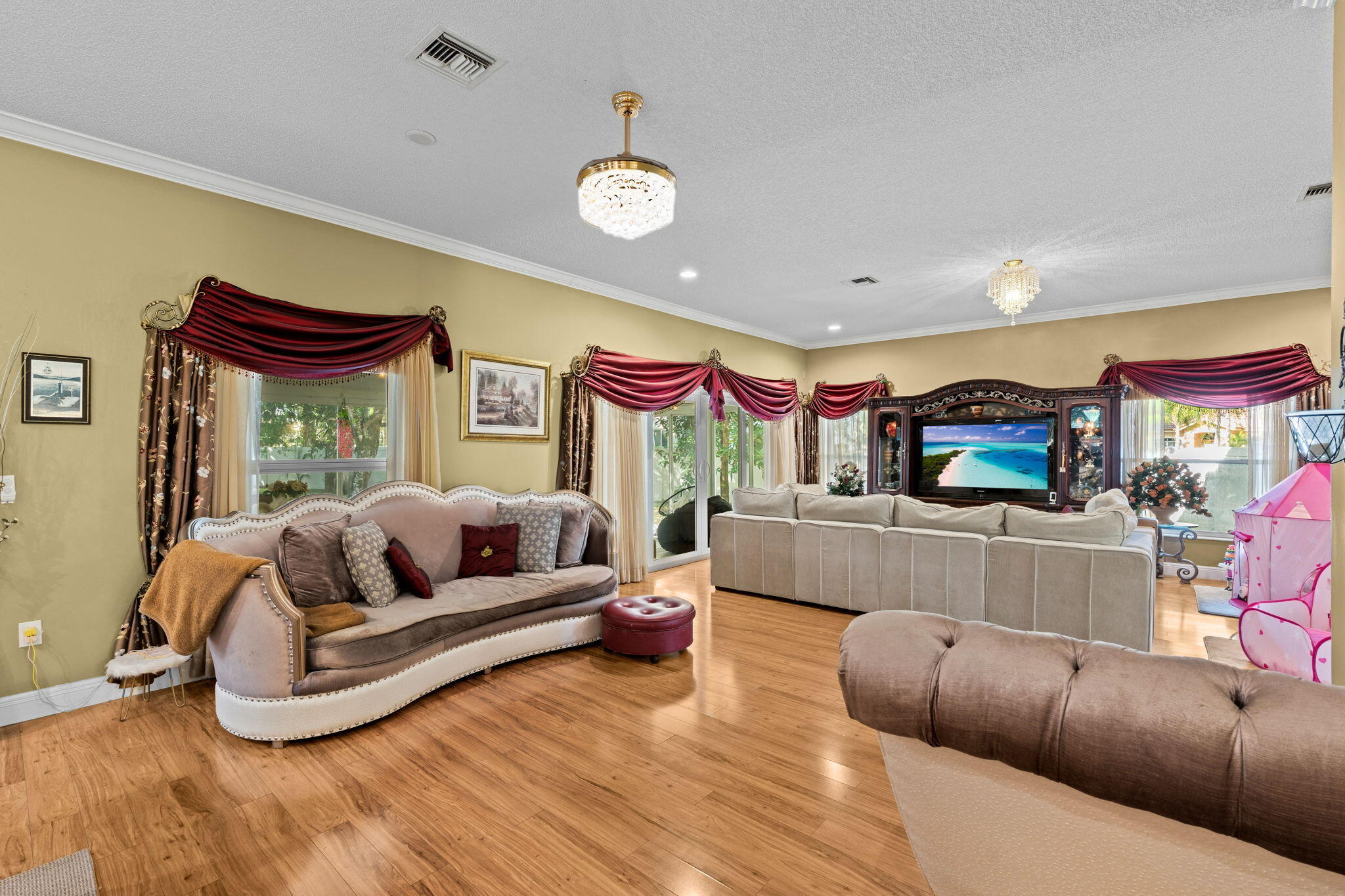 5304 NW 66th, Lauderhill FL 33319