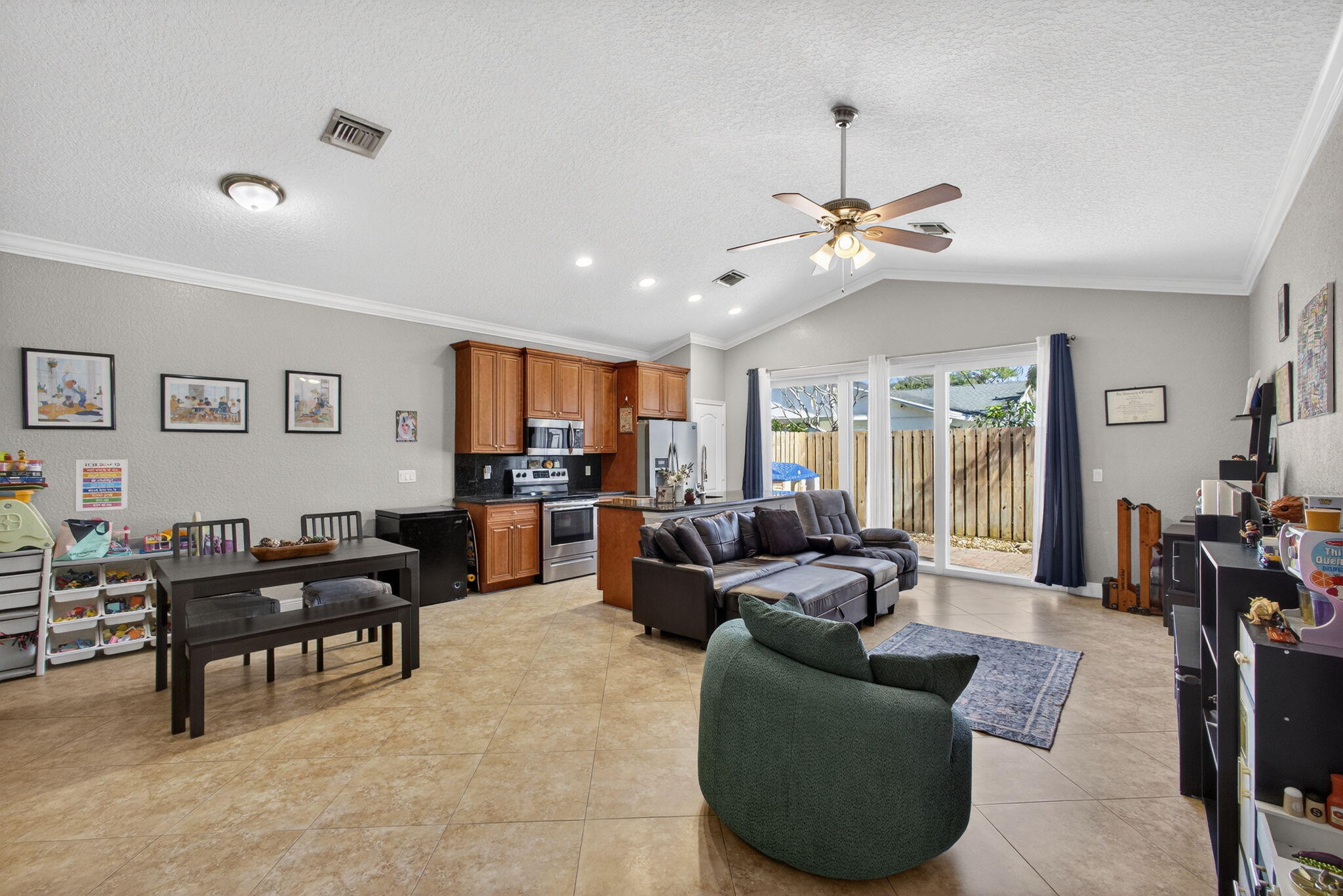 3125 Shelby, Palm Springs FL 33461