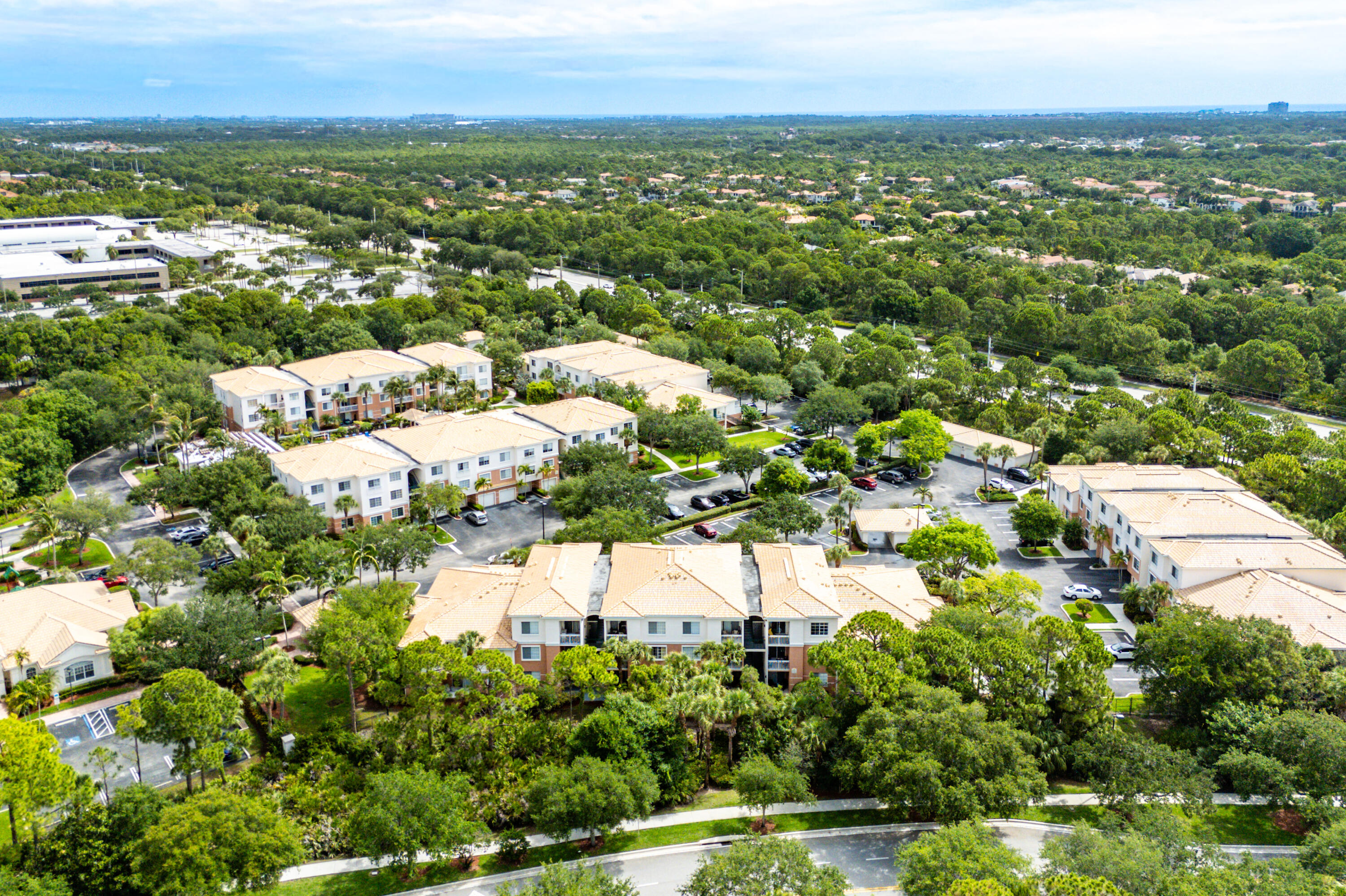 1208 E Myrtlewood Cir, Palm Beach Gardens FL 33418