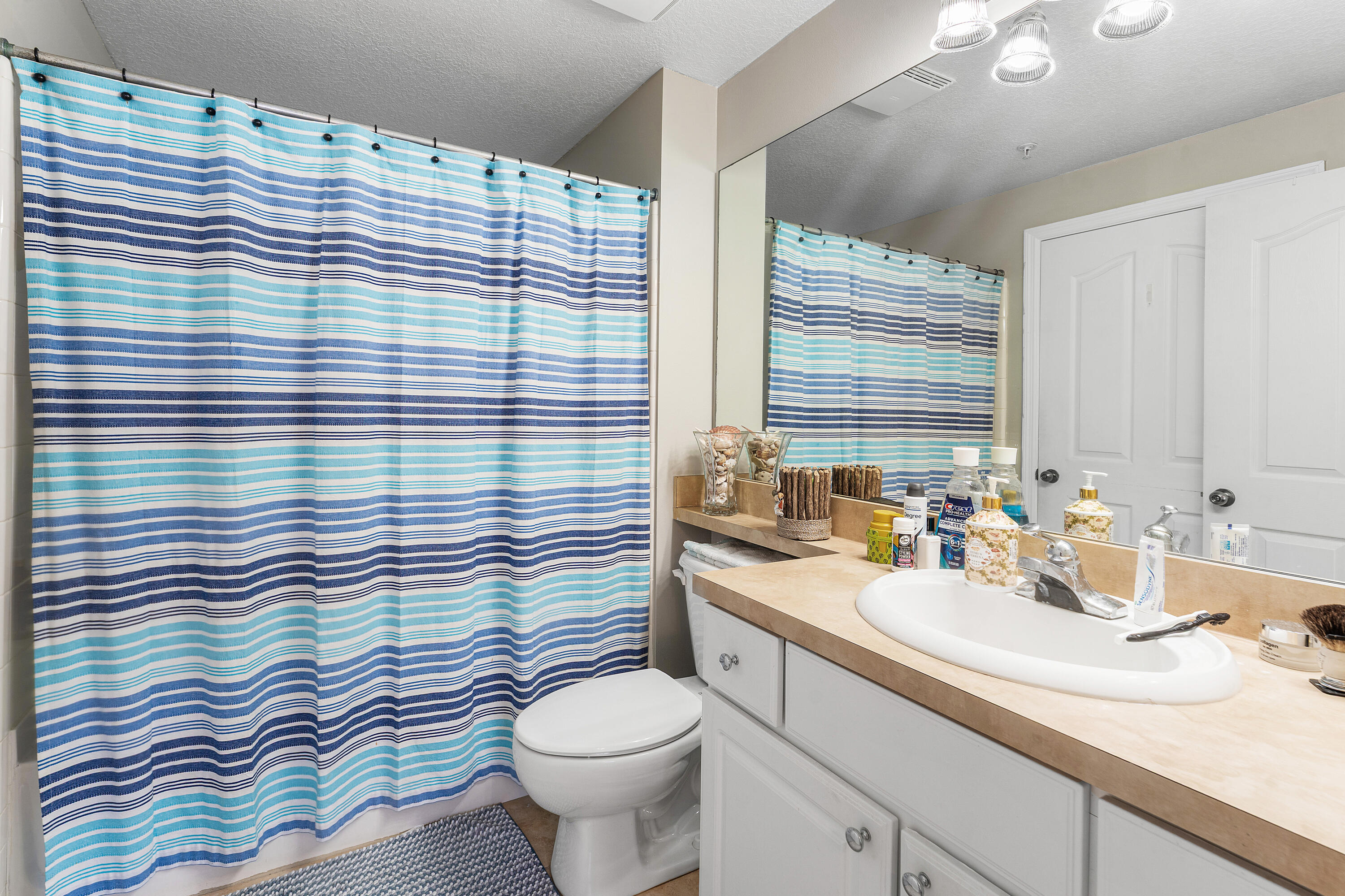 1208 E Myrtlewood Cir, Palm Beach Gardens FL 33418