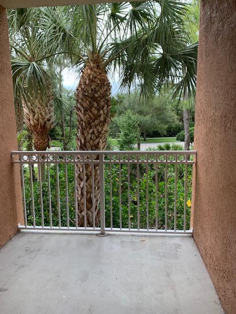 1208 E Myrtlewood Cir, Palm Beach Gardens FL 33418