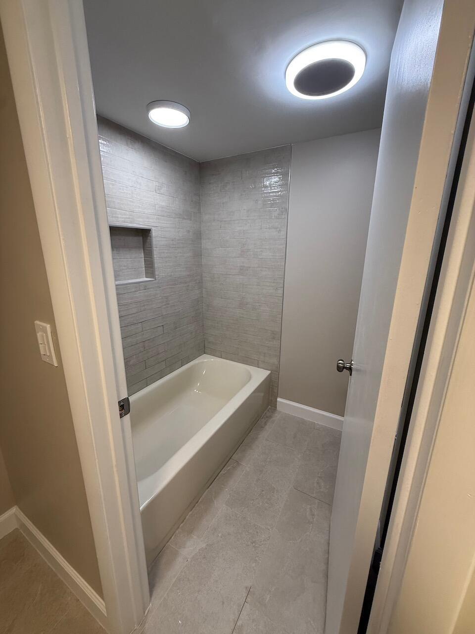 79 Lake Arbor #79, Palm Springs FL 33461