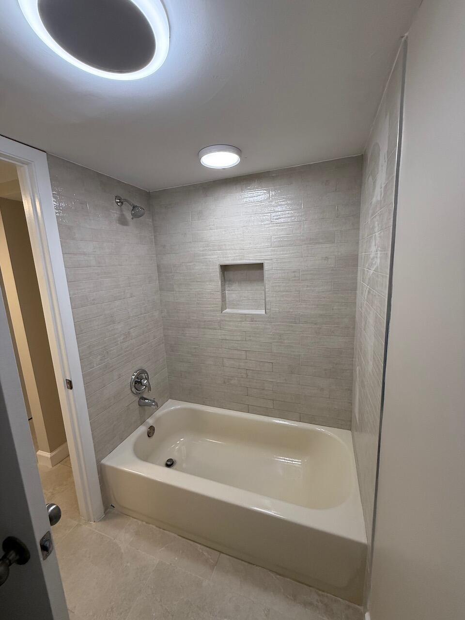 79 Lake Arbor #79, Palm Springs FL 33461
