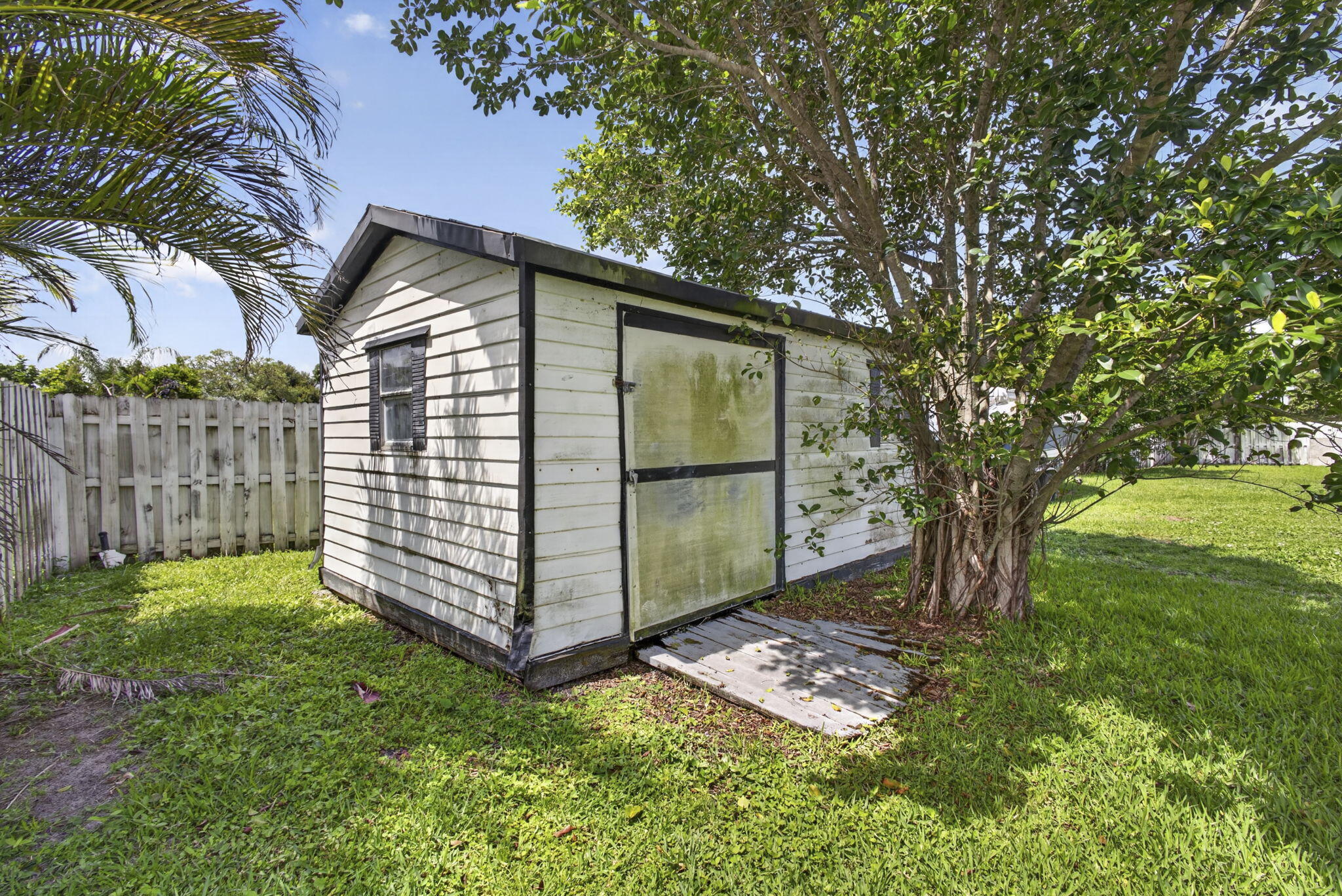 106 Segovia, Royal Palm Beach FL 33411