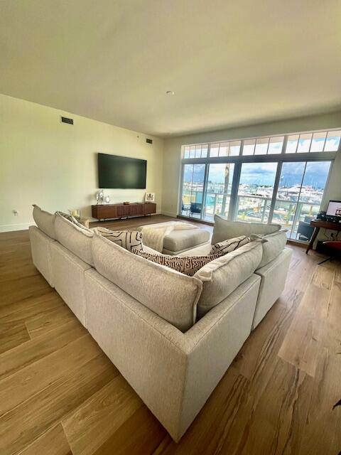184 Lake #3102, Palm Beach Shores FL 33404