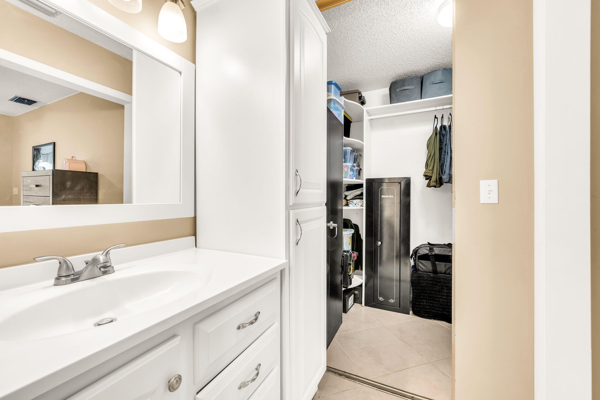 4772 NW 22nd #42122, Coconut Creek FL 33063