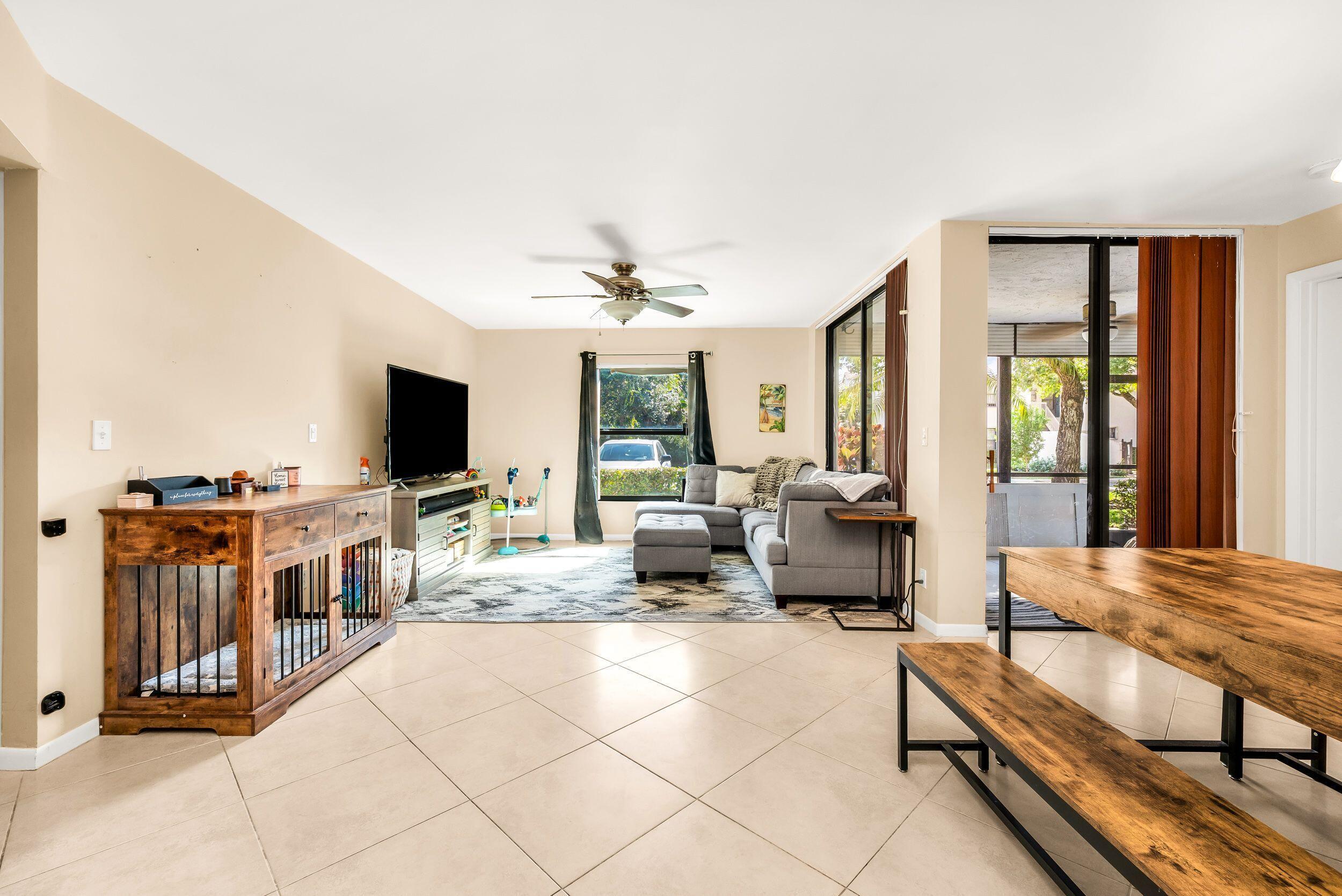 4772 NW 22nd #42122, Coconut Creek FL 33063