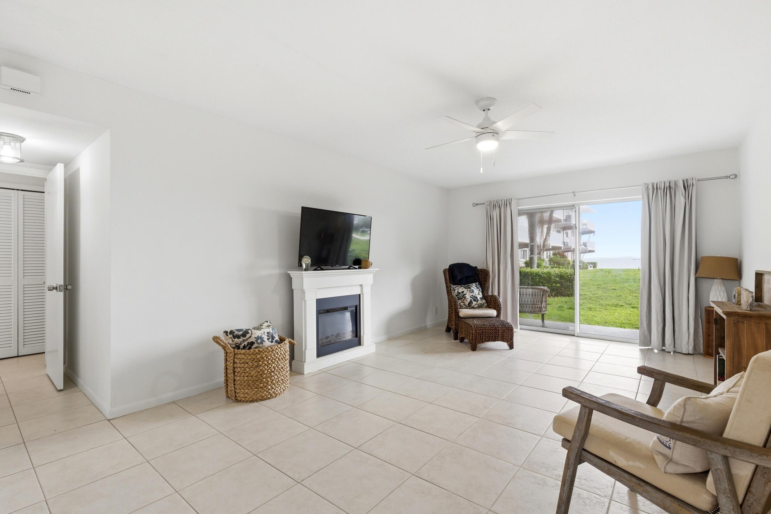 311 E Ocean #104, Lantana FL 33462