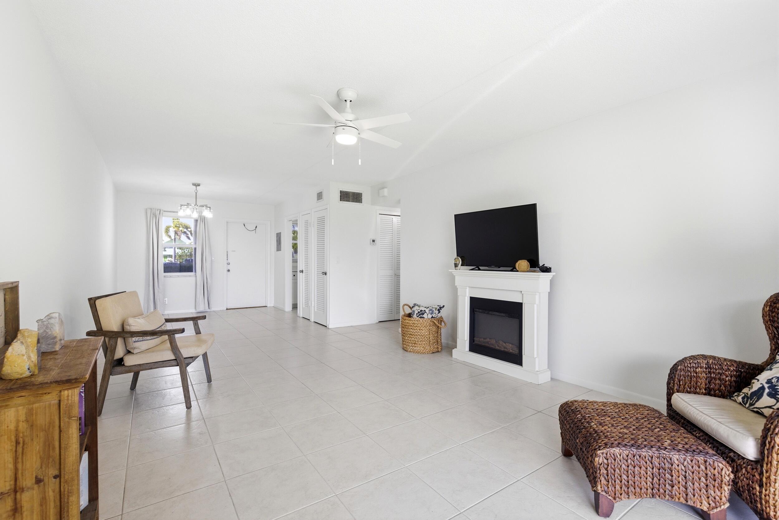 311 E Ocean #104, Lantana FL 33462