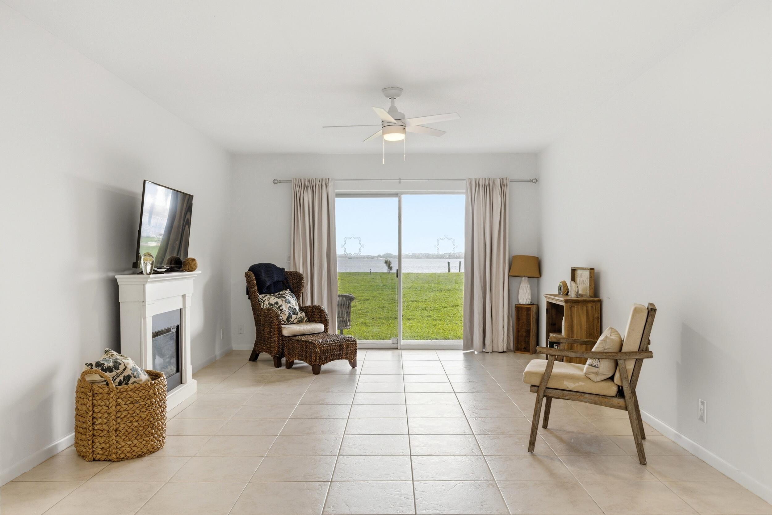 311 E Ocean #104, Lantana FL 33462