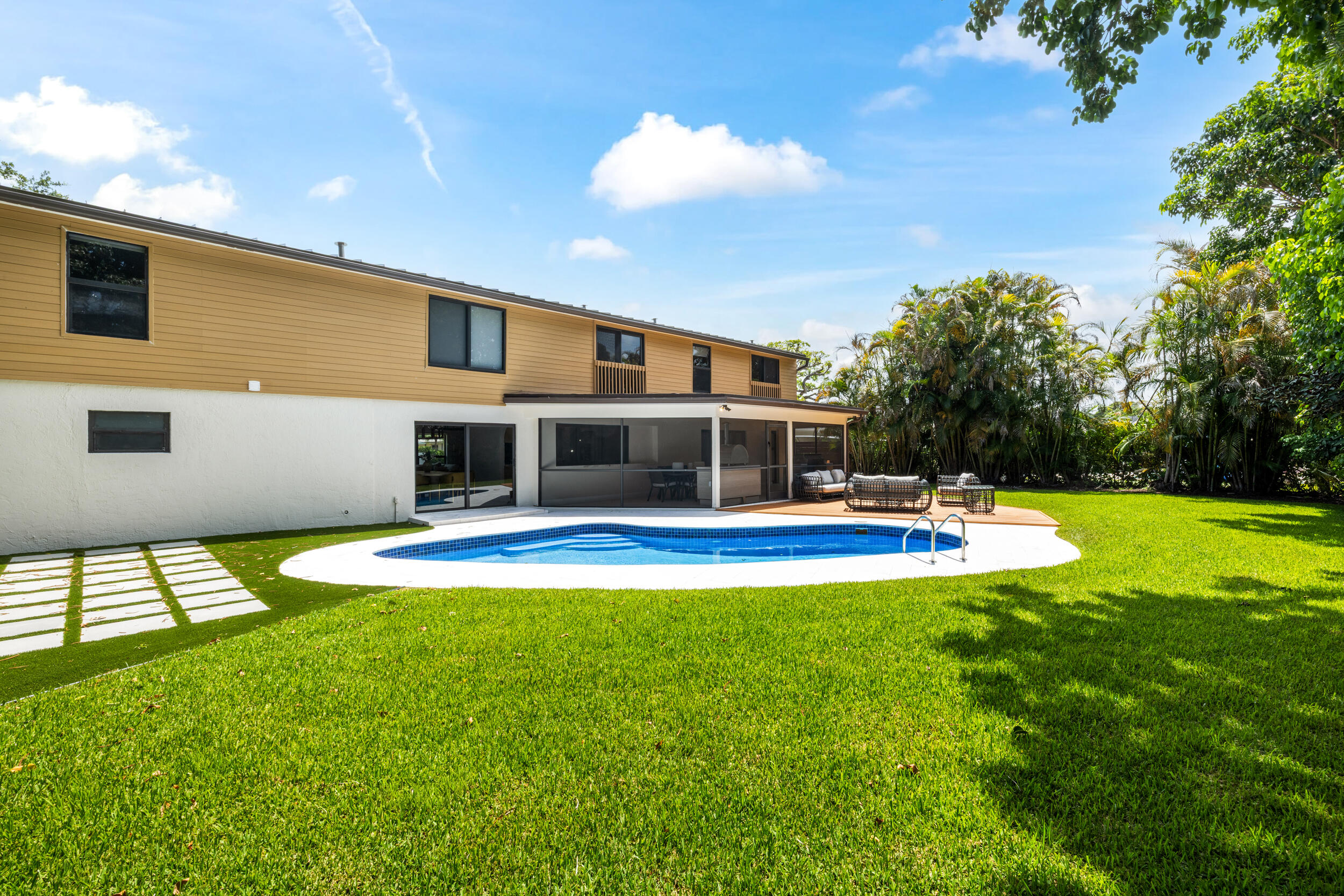 342 Fairway, Tequesta FL 33469
