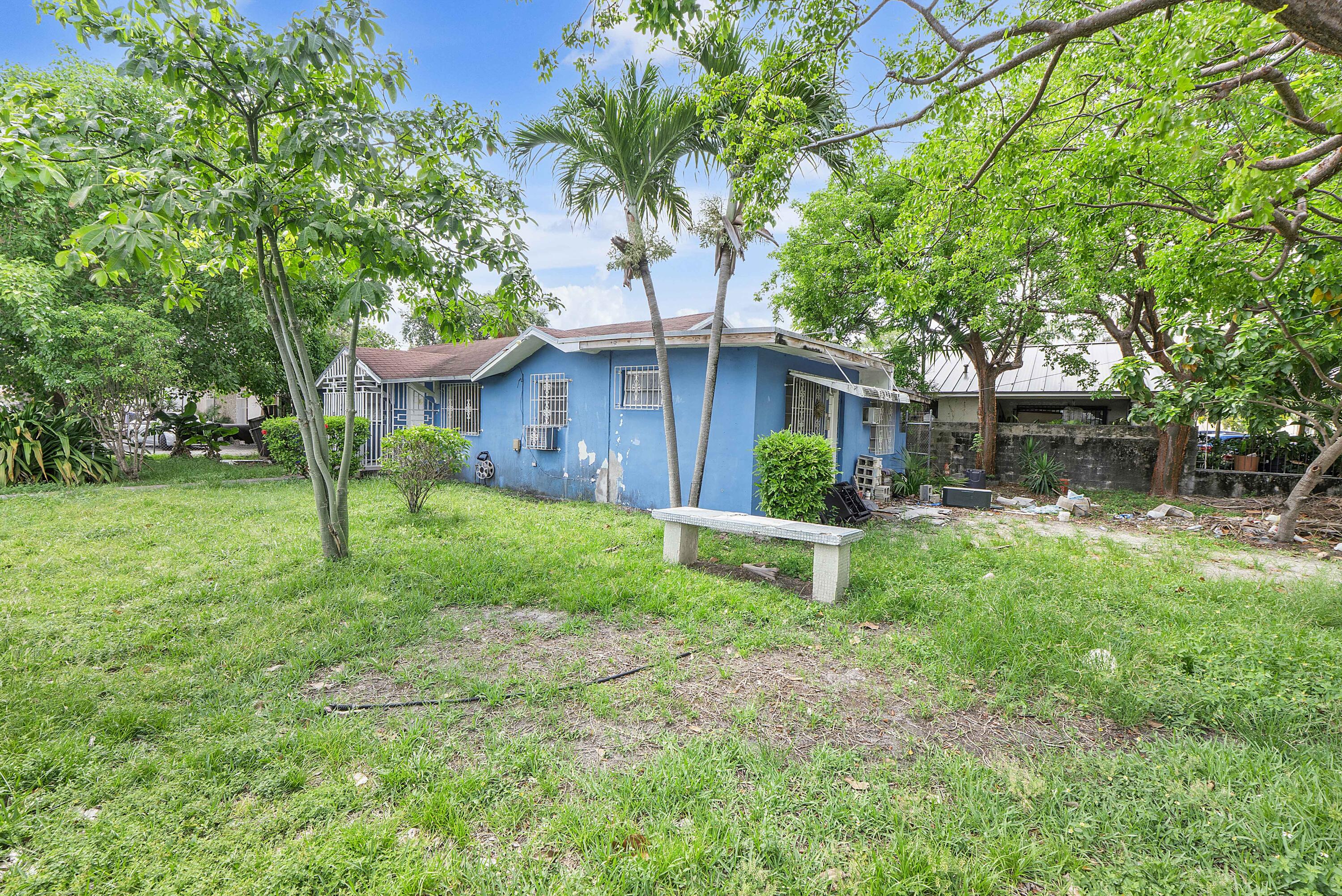 2476 NW 15th, Miami FL 33125