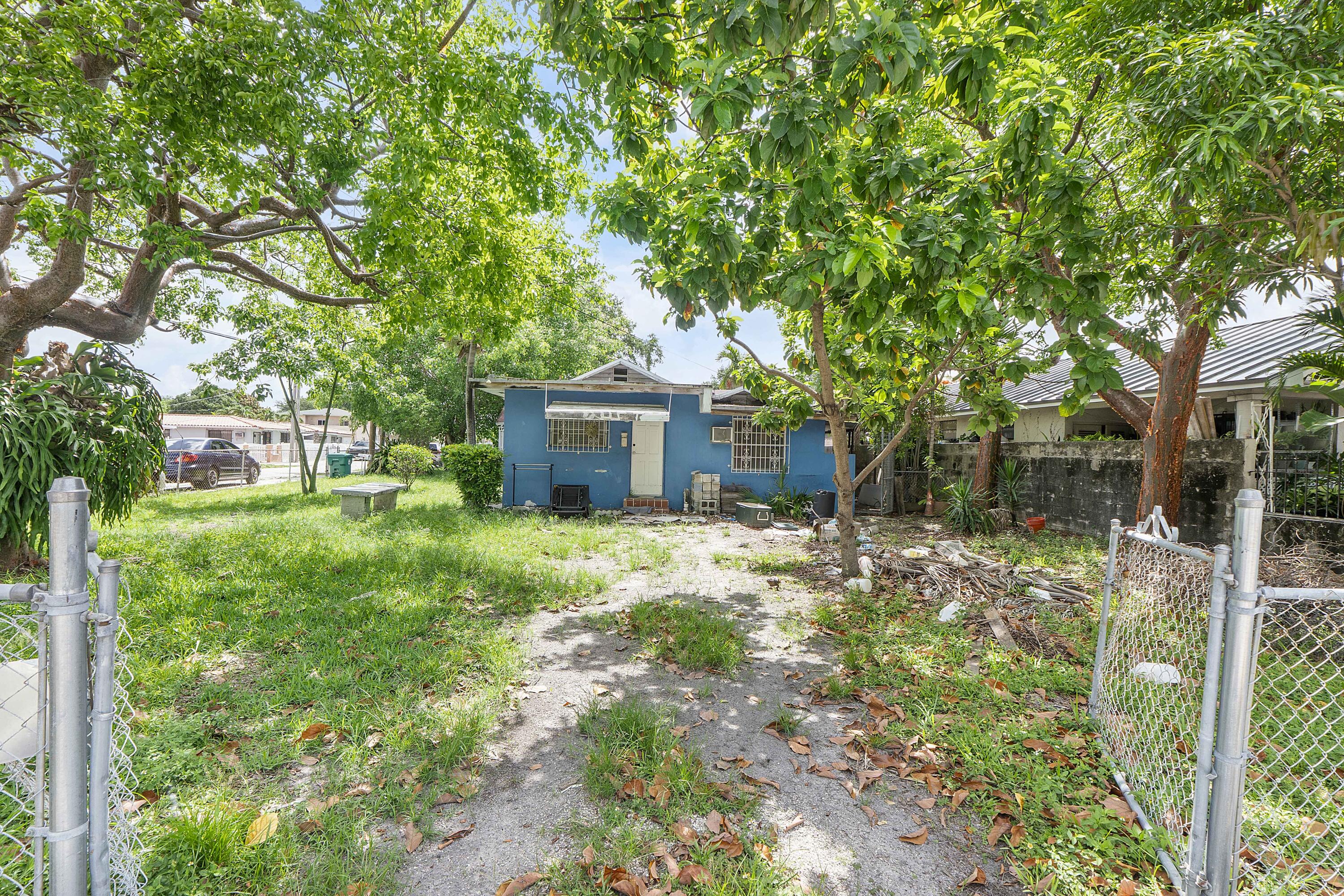 2476 NW 15th, Miami FL 33125