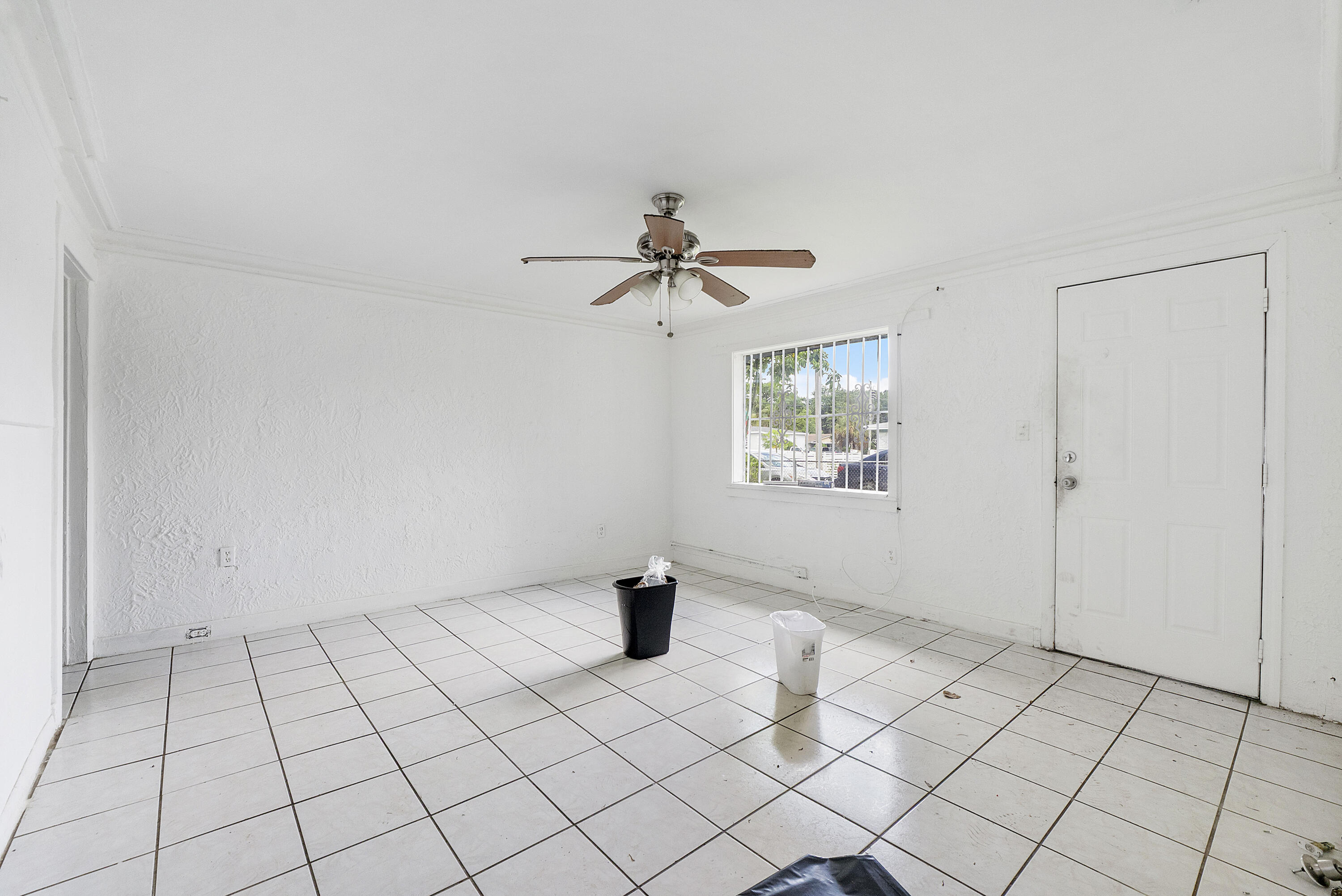 2476 NW 15th, Miami FL 33125